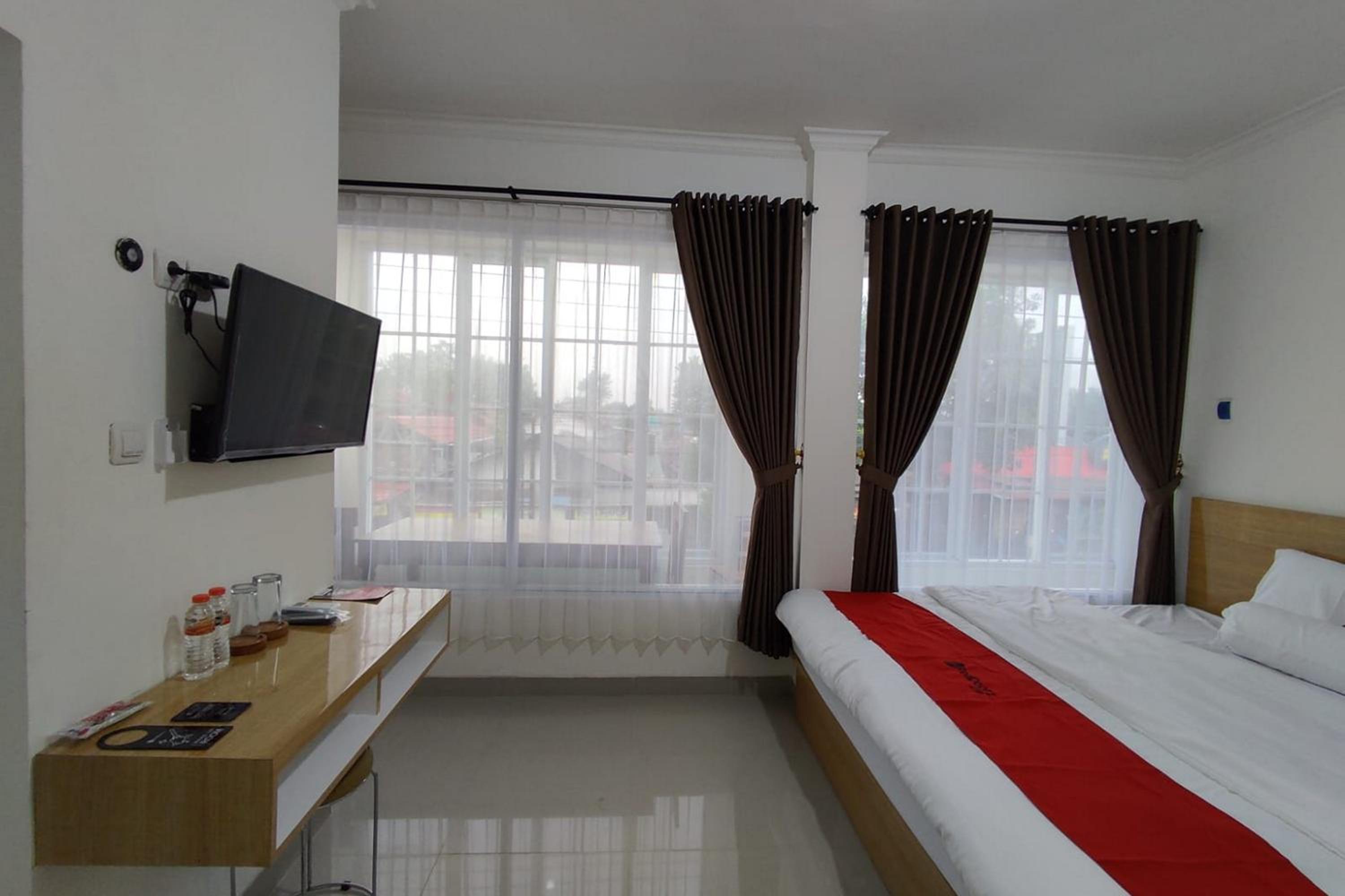 Deluxe Room - Photo 4