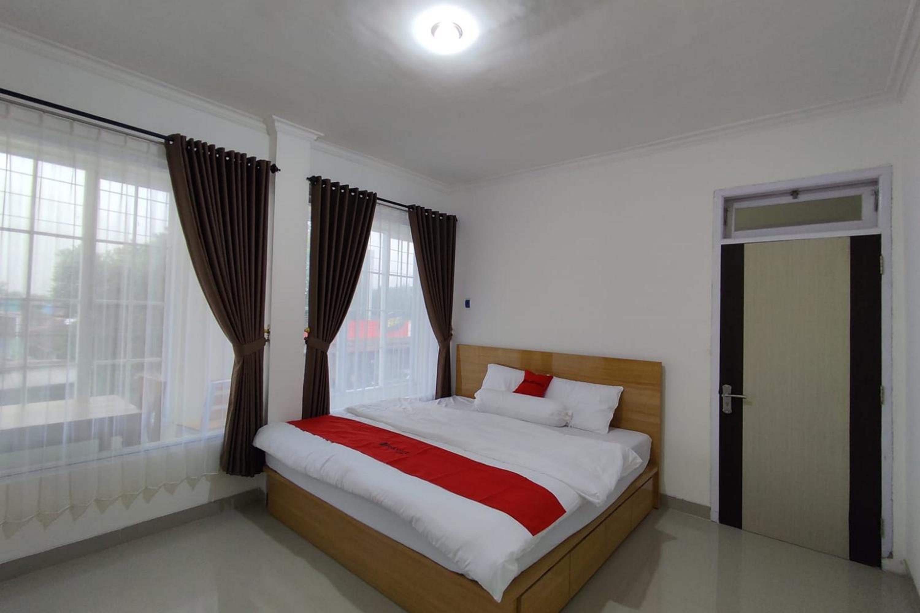 Deluxe Room - Photo 1