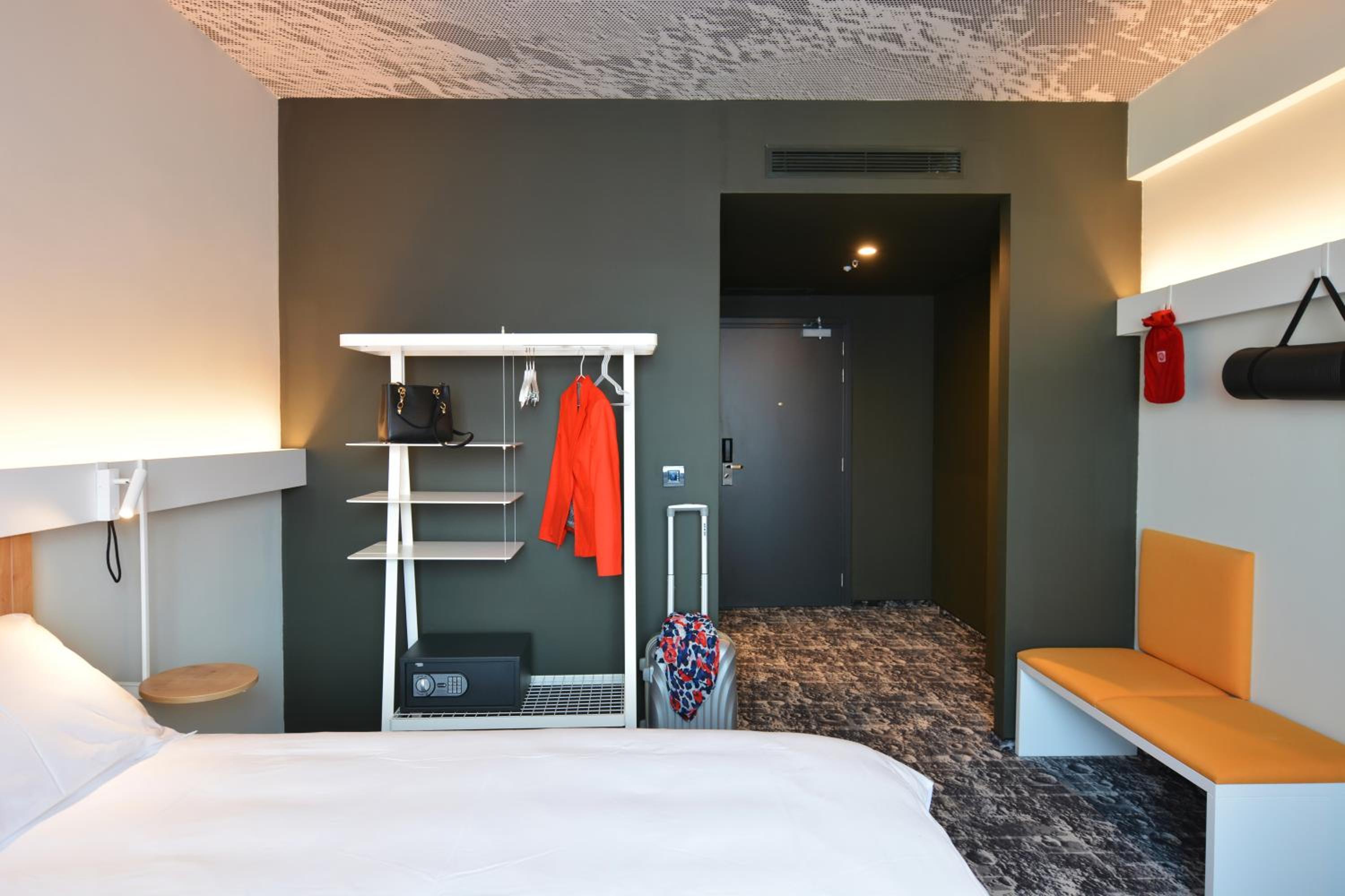 Standard Double Room - Photo 2