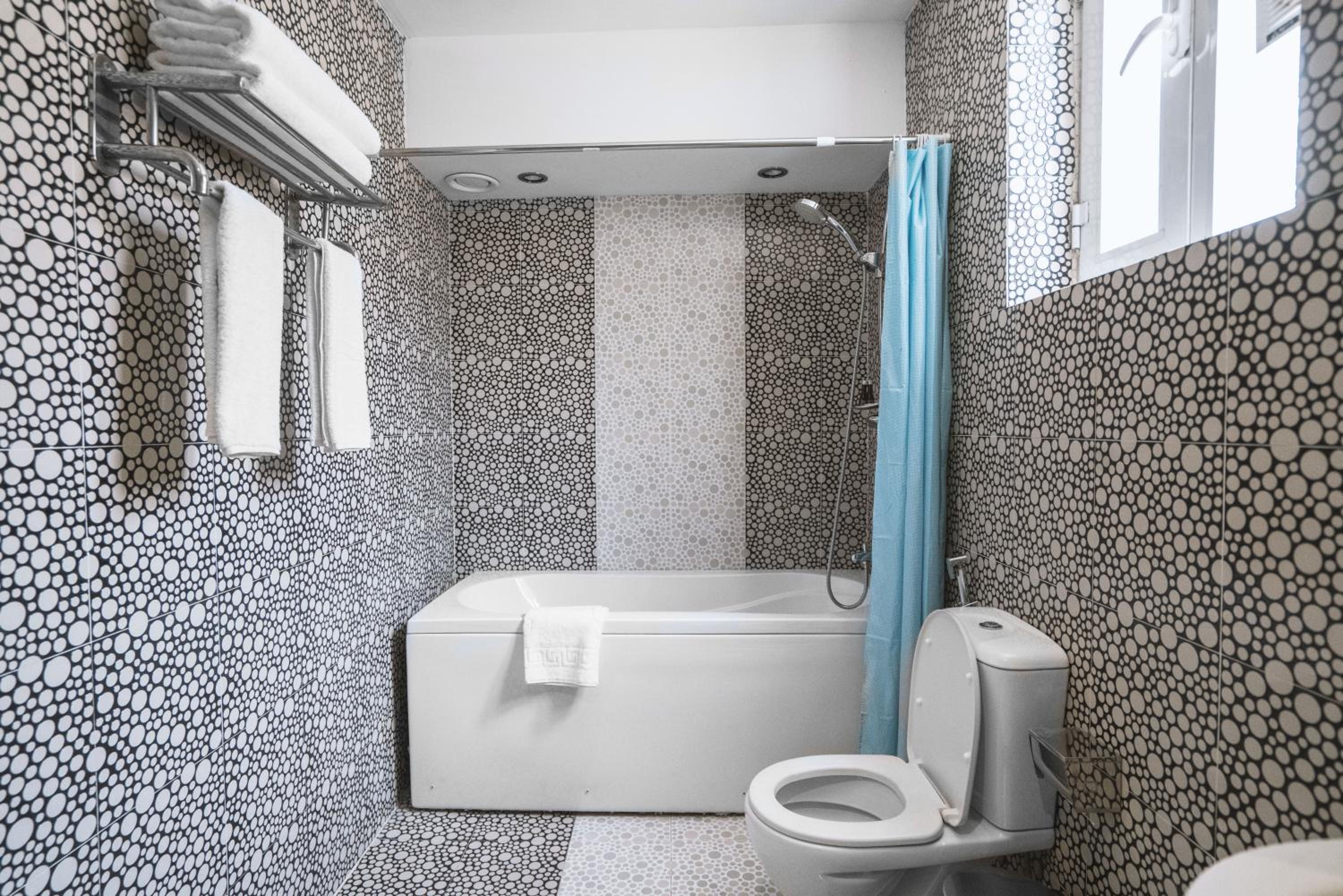 Executive Suite - Photo 4