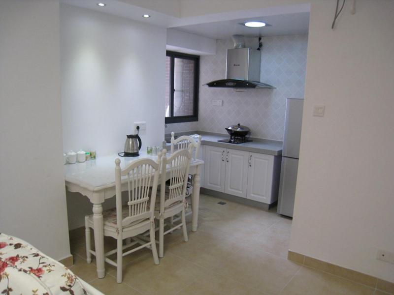One-Bedroom Apartment with Garden View - Photo 3
