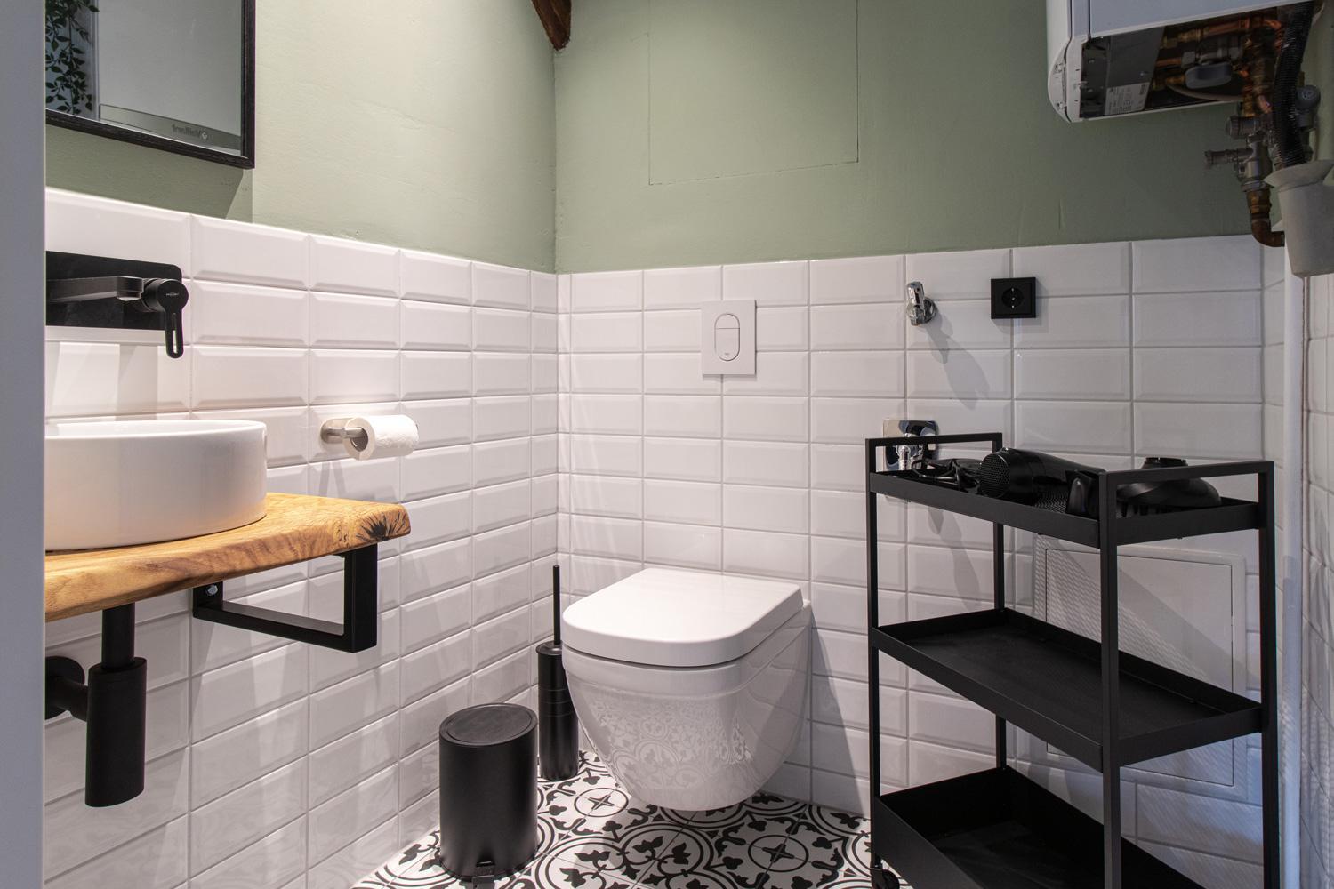 Two-Bedroom Apartment - Photo 15