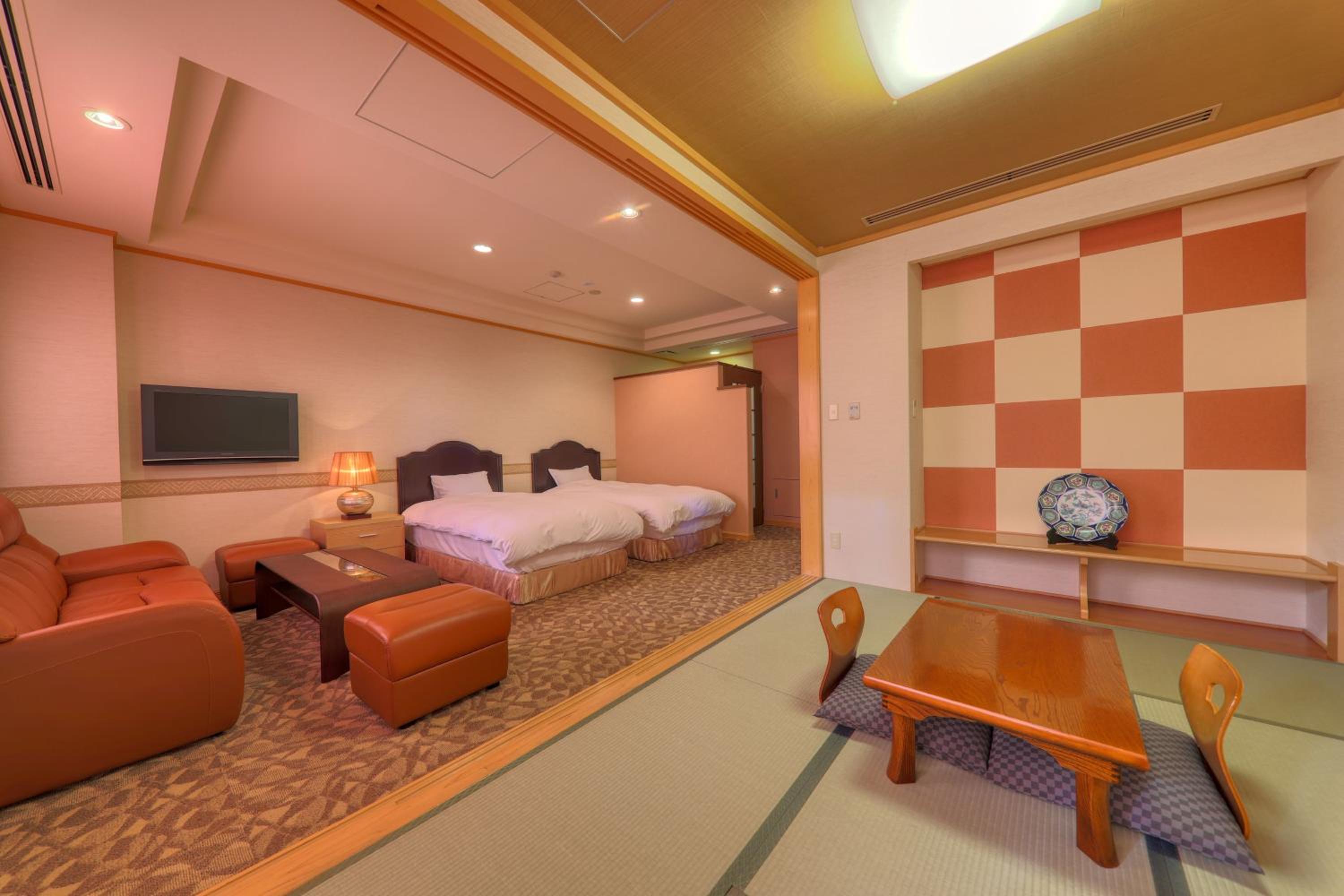 Suite with Hot Spring Bath with Lake View