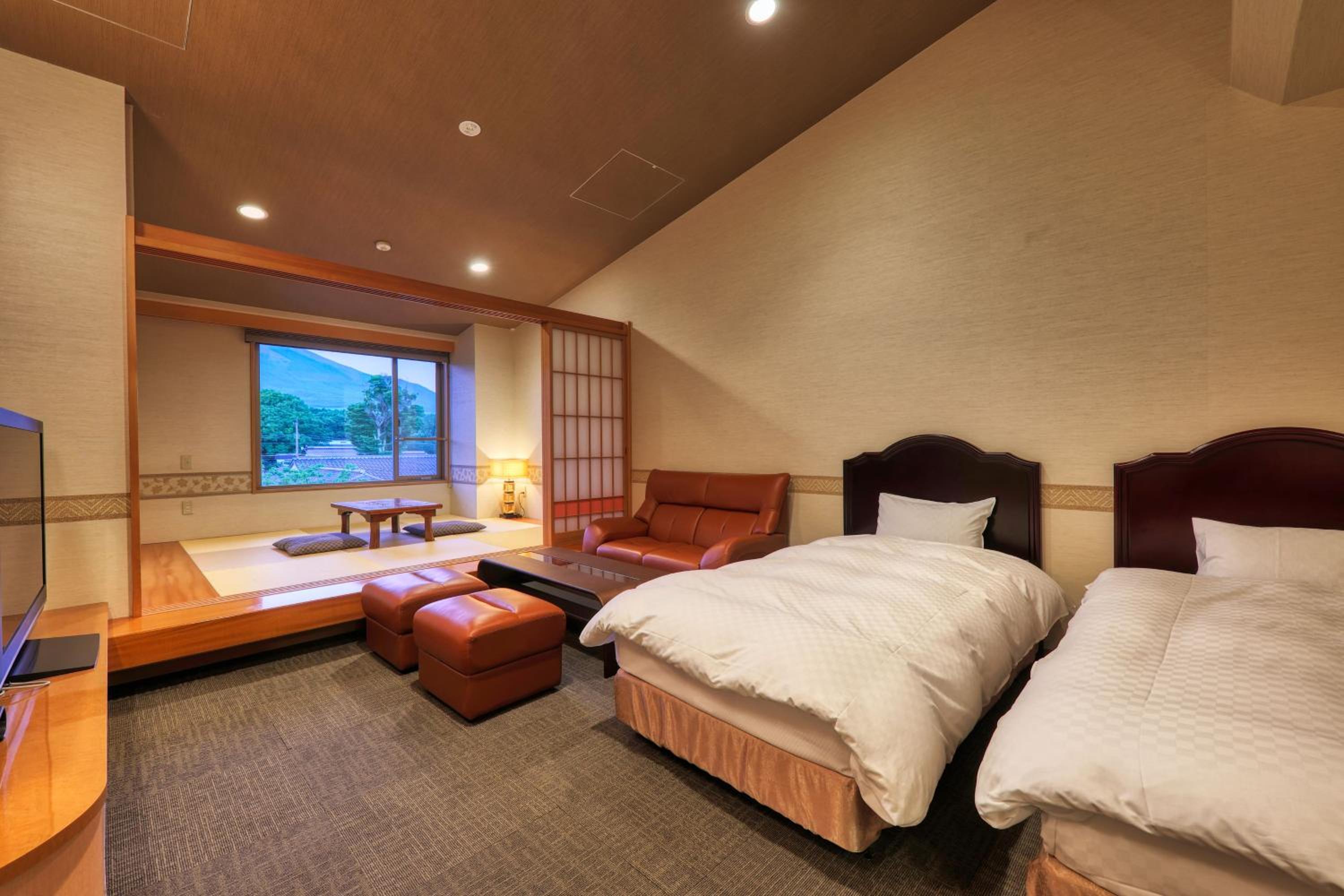 Suite with Hot Spring Bath with Mountain View