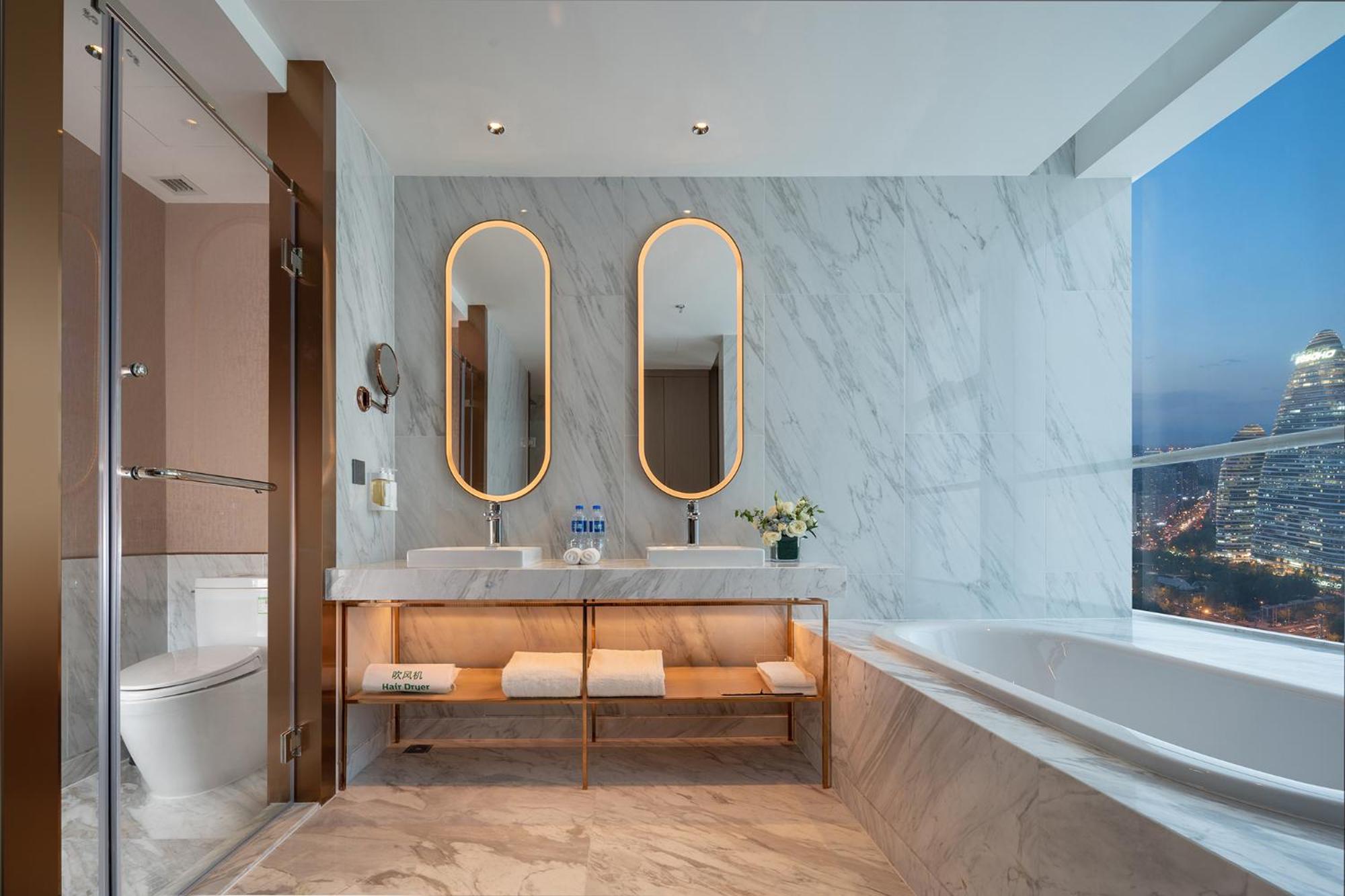 King Suite with Panoramic View