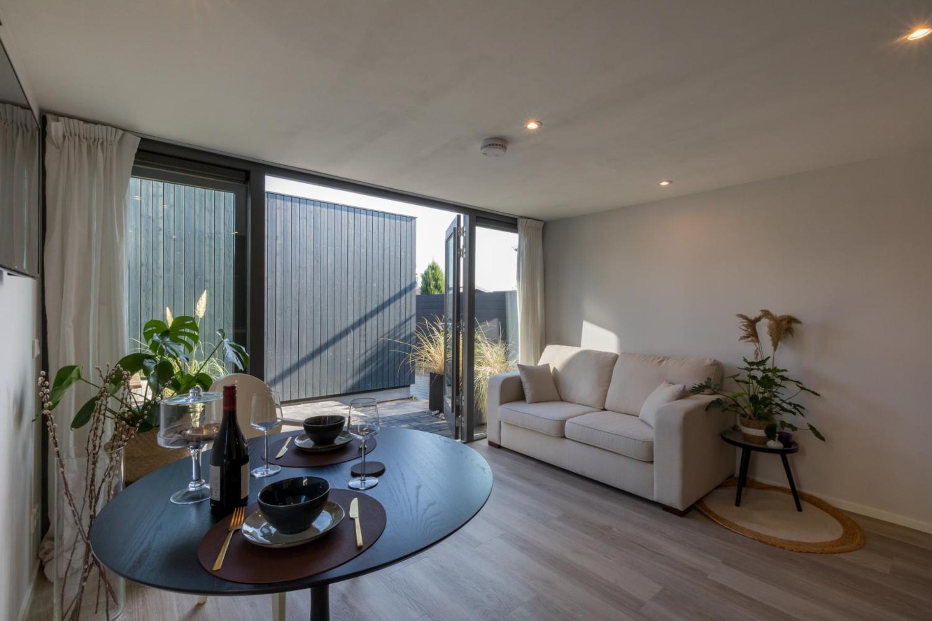 One-Bedroom House photo 1
