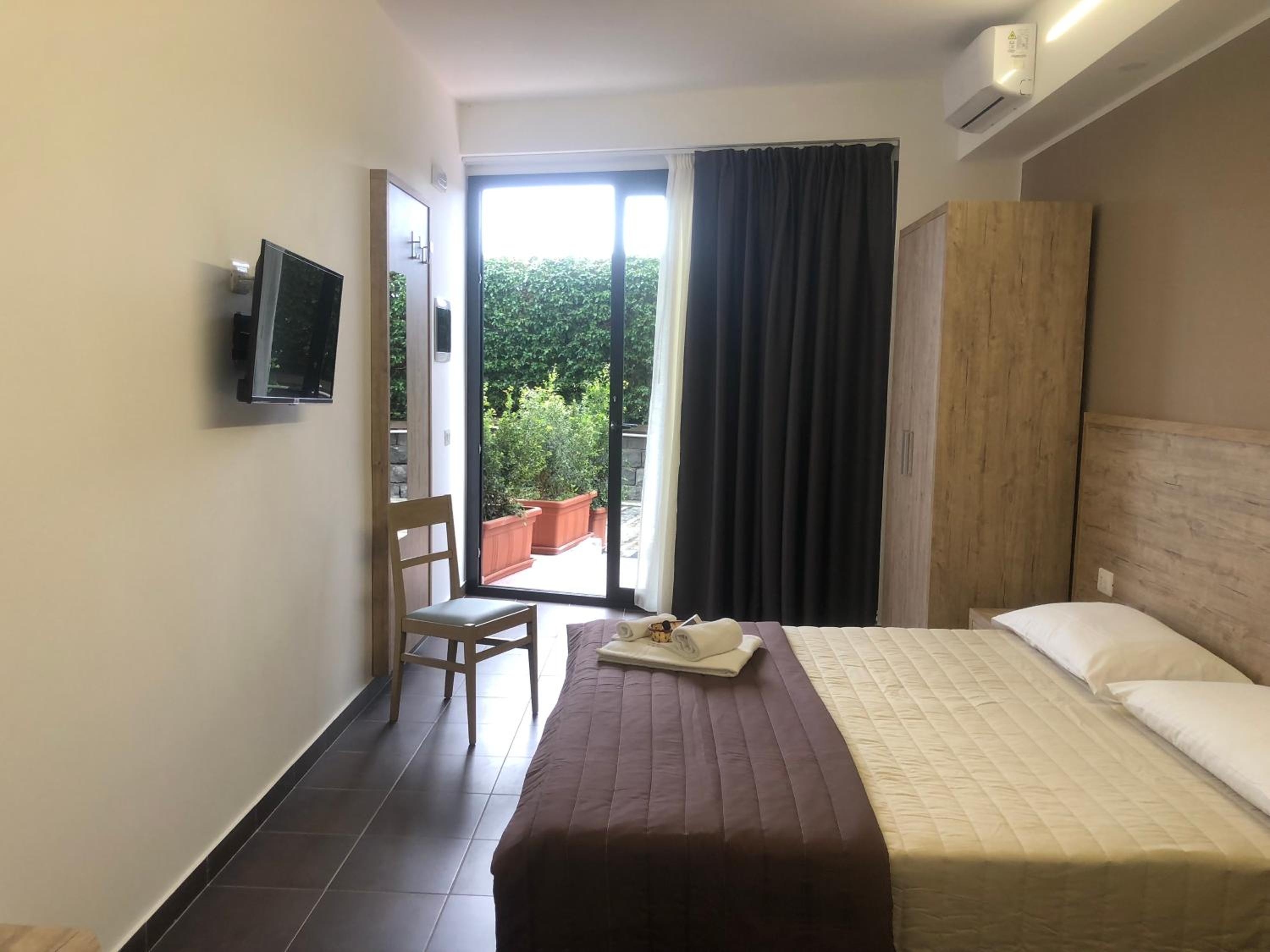 Superior Double or Twin Room with Terrace photo 3