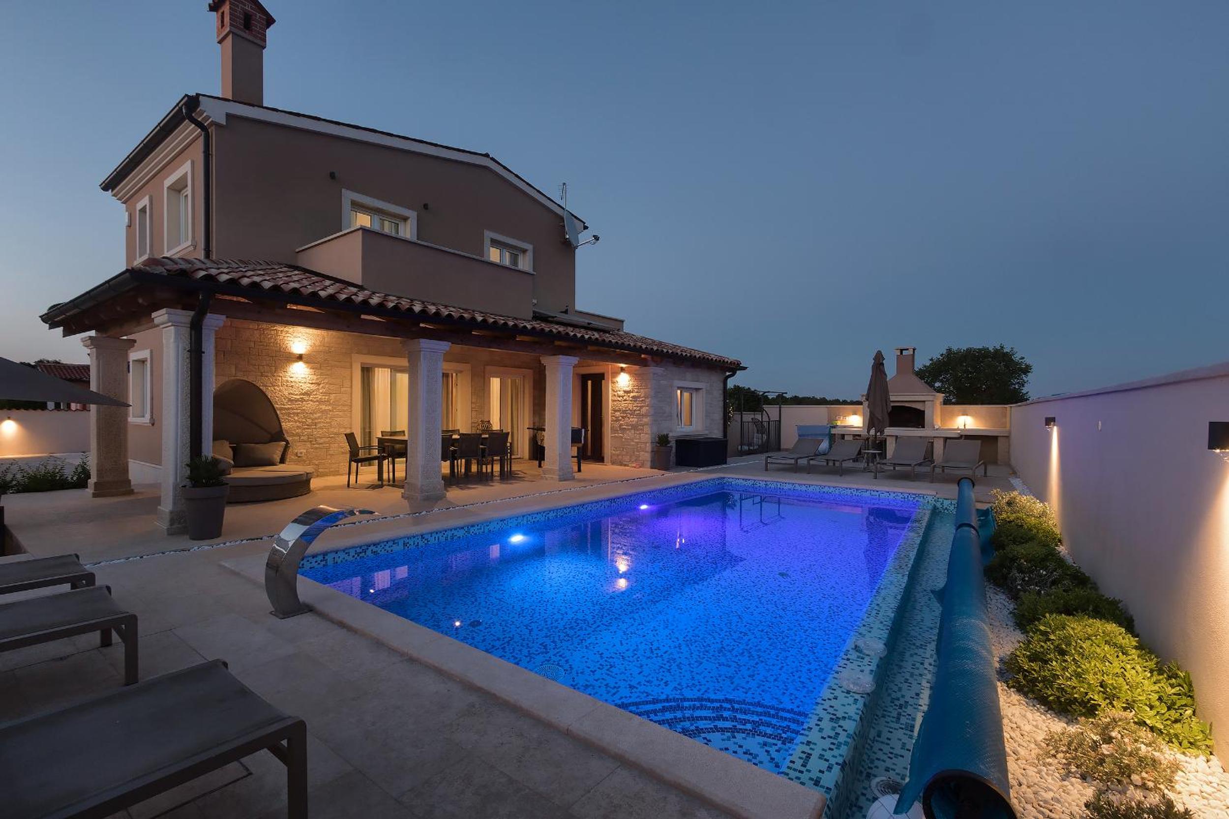 Villa photo 3