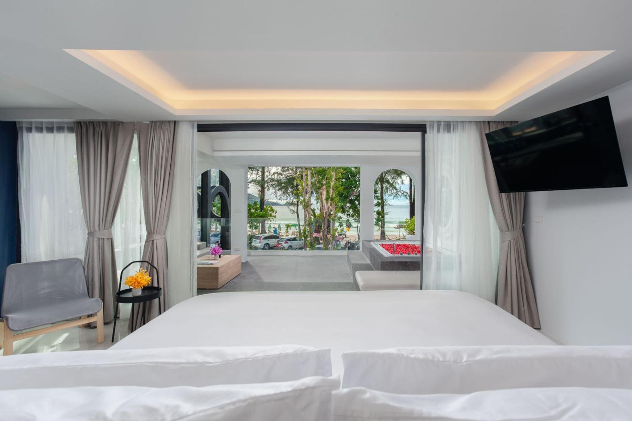 Oceanfront Terrace Suite - Photo 4