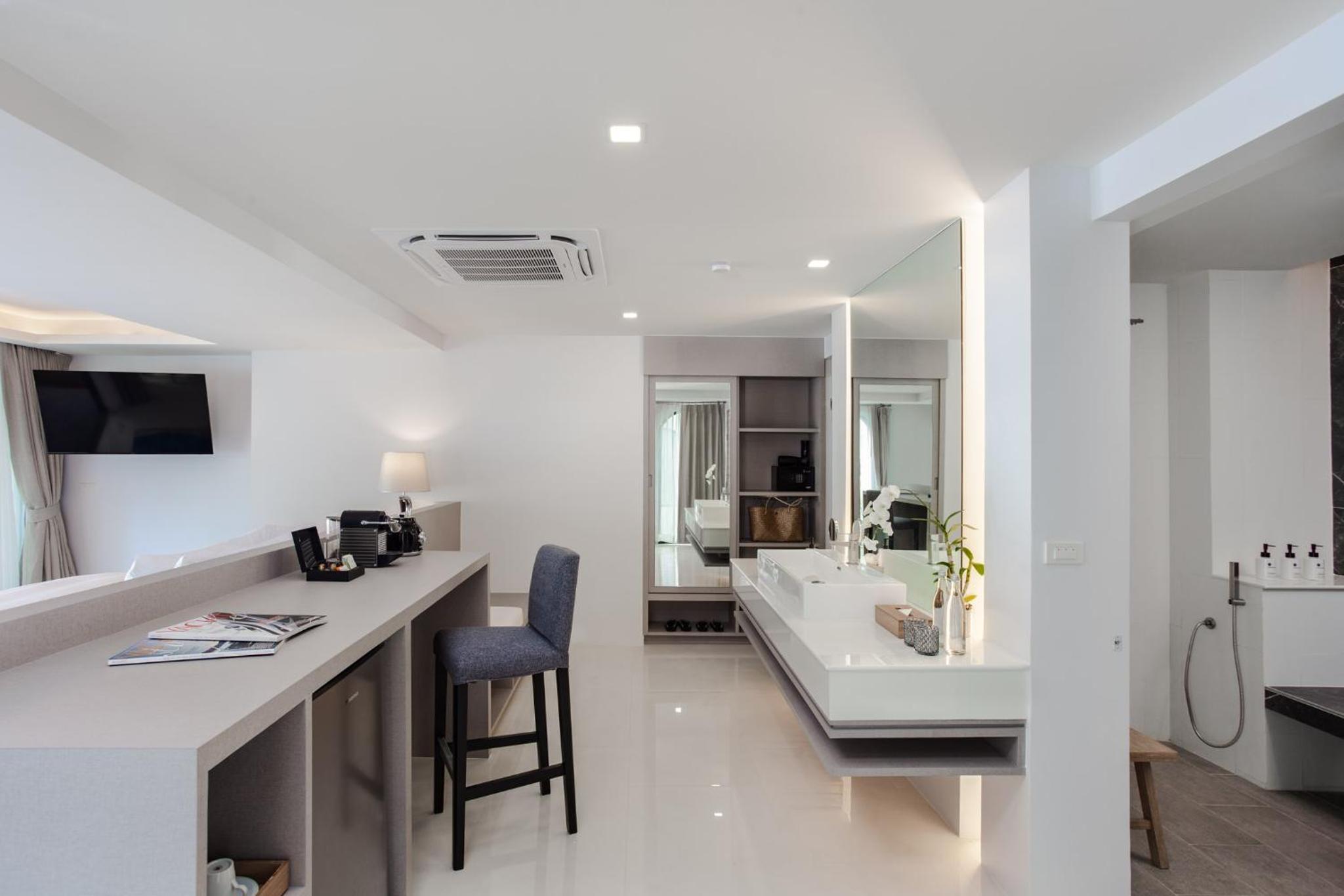Oceanfront Terrace Suite - Photo 5