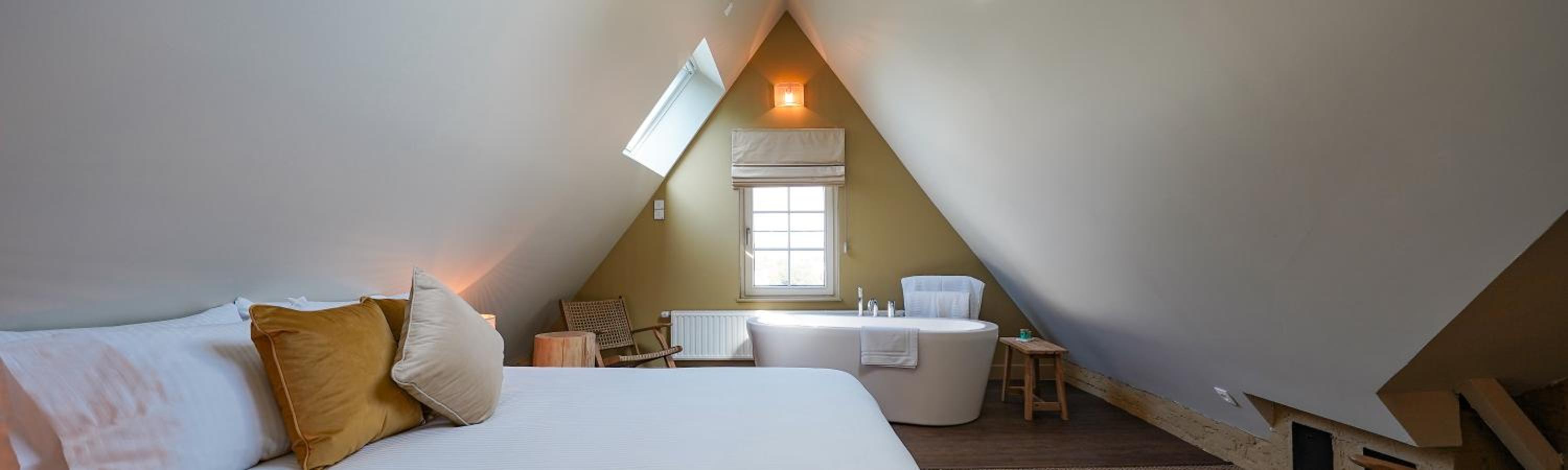 Deluxe Double Room with Bath photo 2