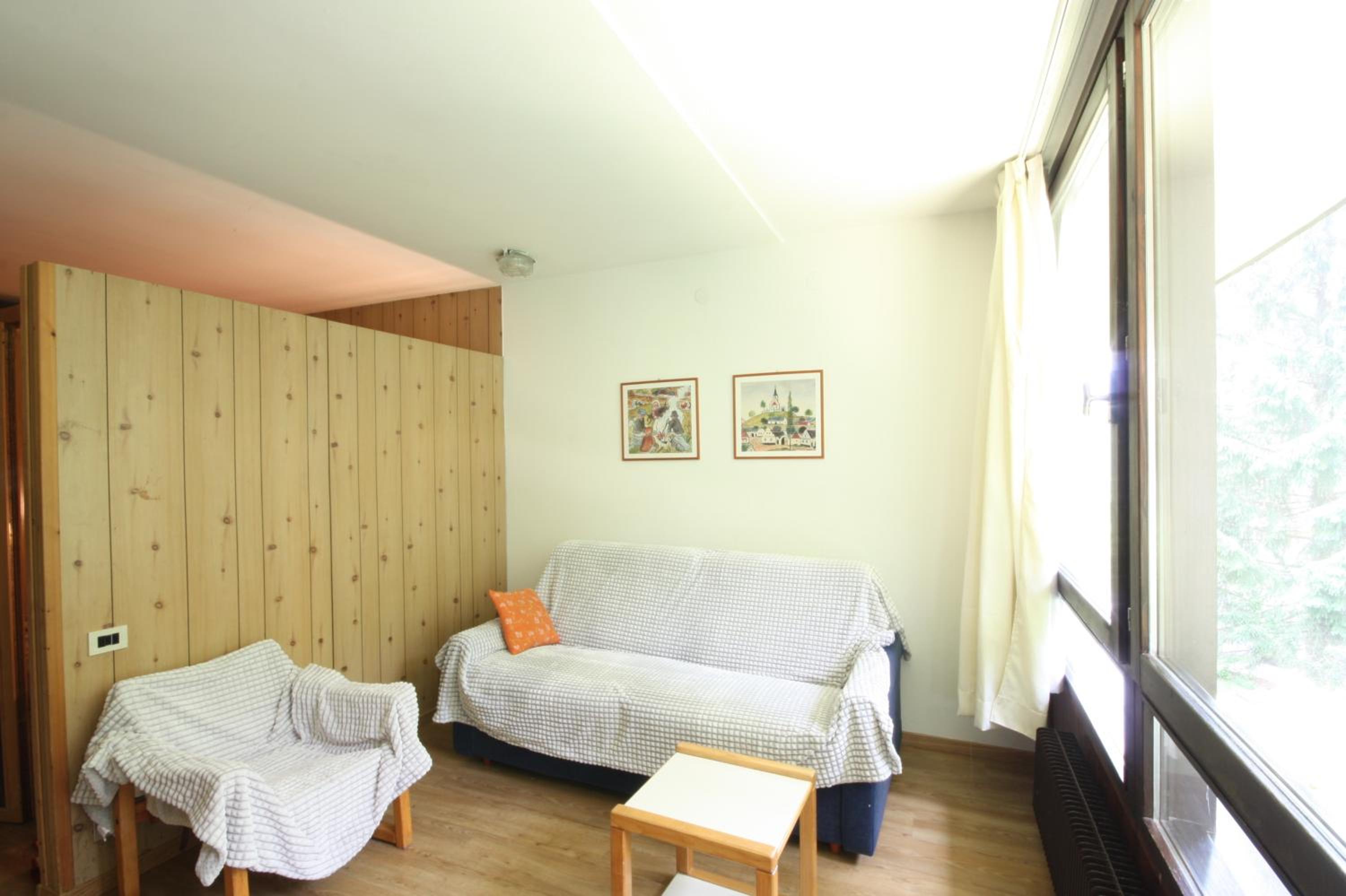 One-Bedroom Apartment photo 2