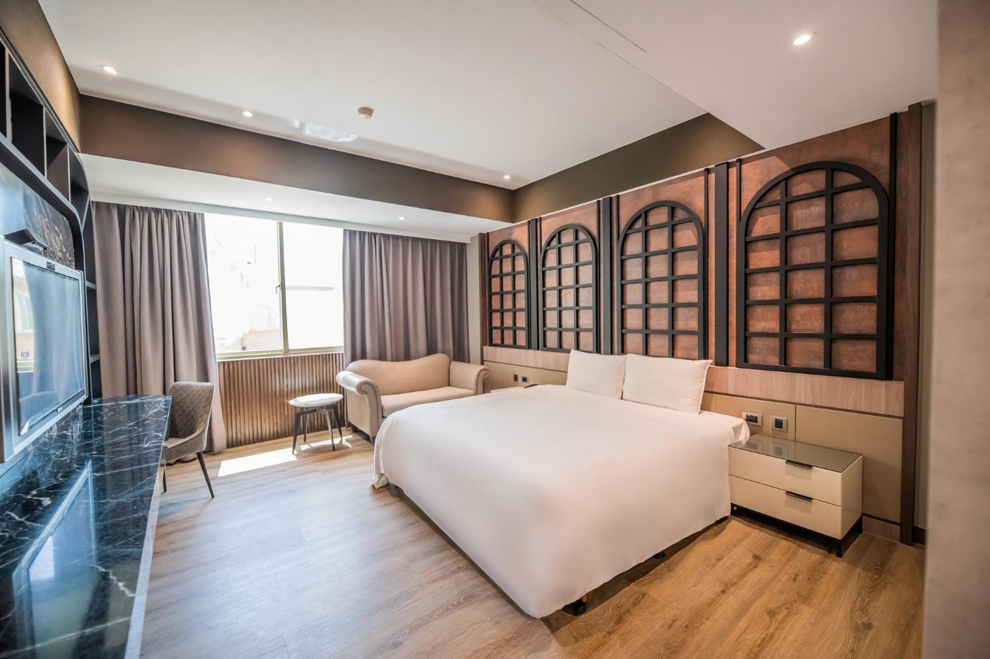 Business Suite with Free Parking photo 1