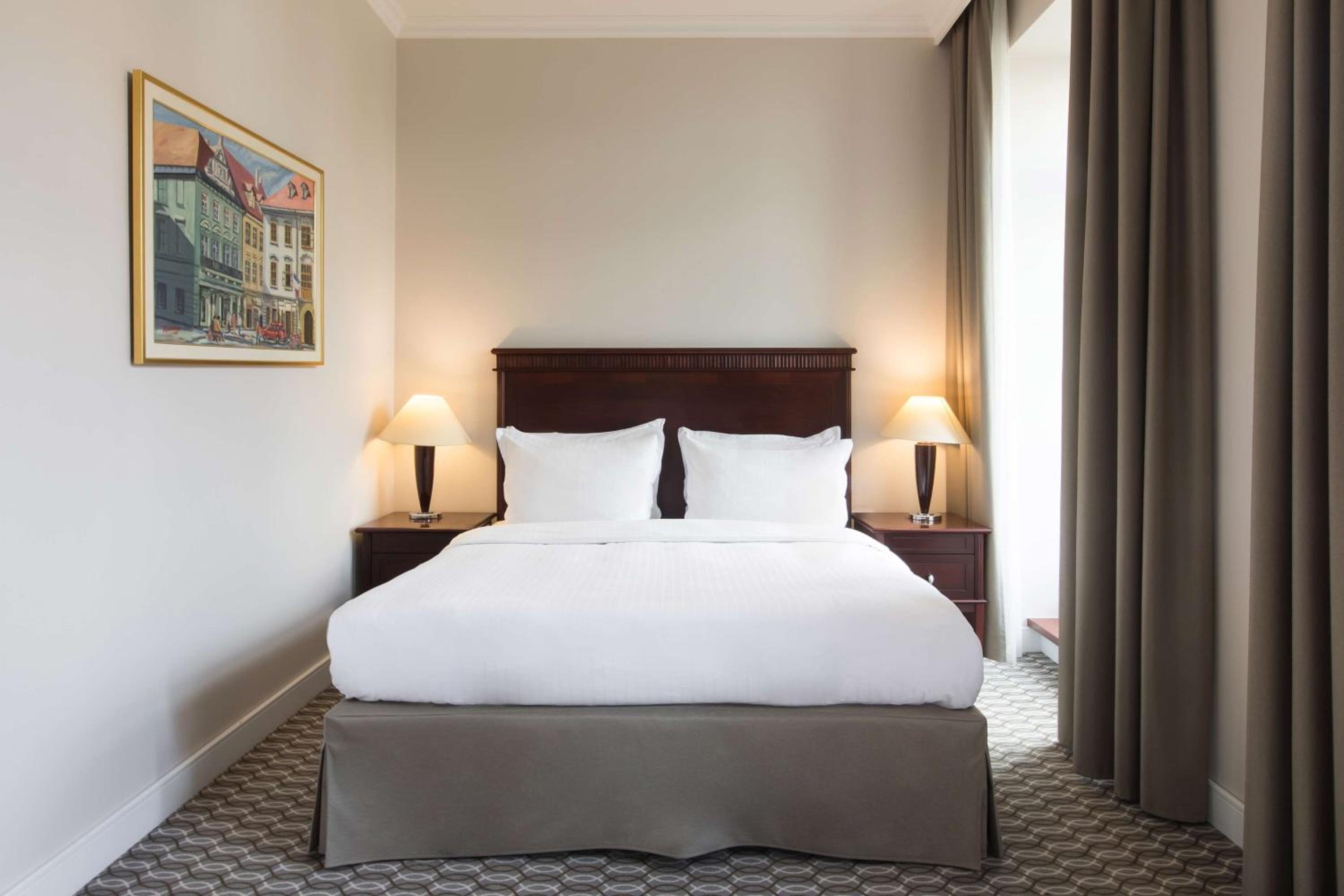 Premium Room with Terrace and View - Photo 9