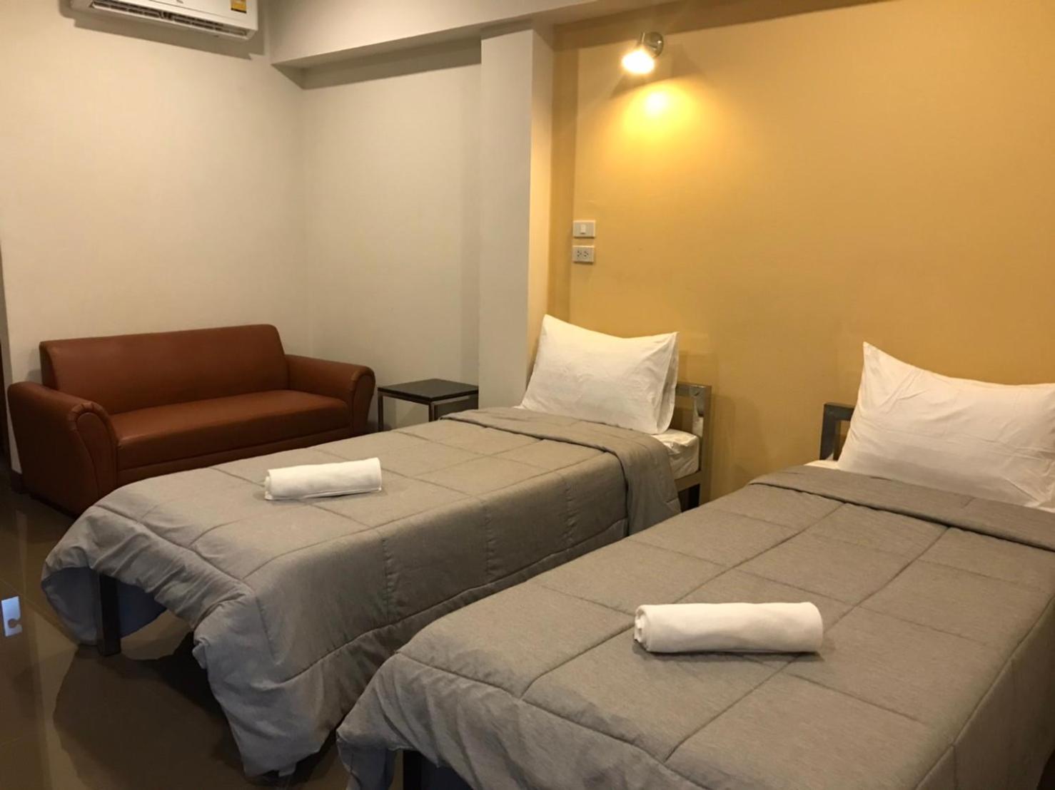 Twin Room - Photo 3