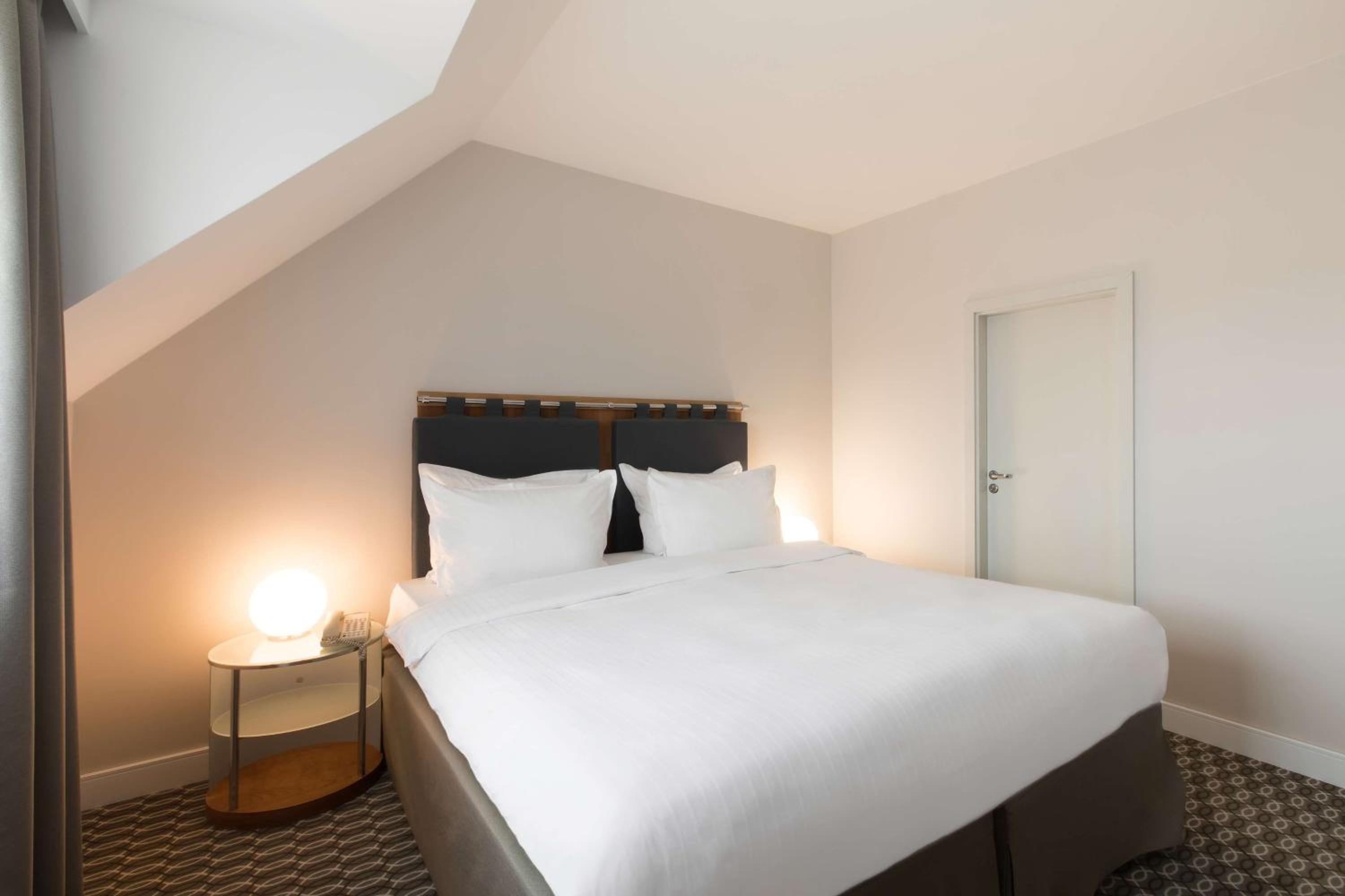 Junior Suite with View - Photo 8
