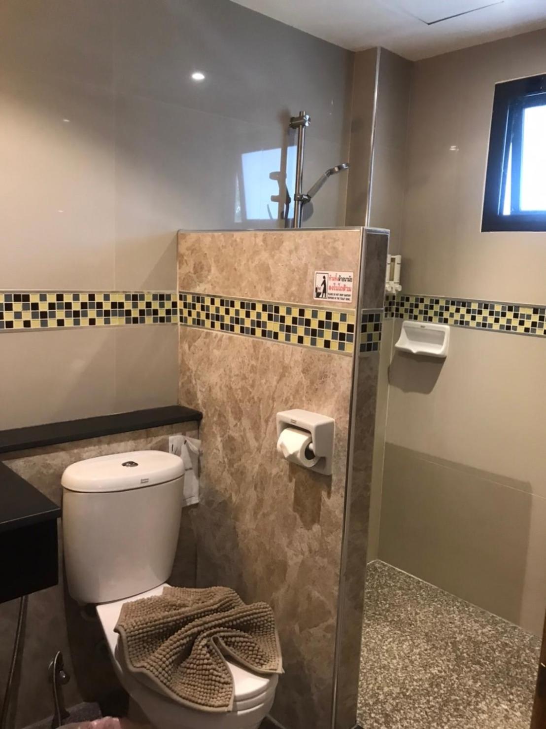 Double or Twin Room - Photo 4