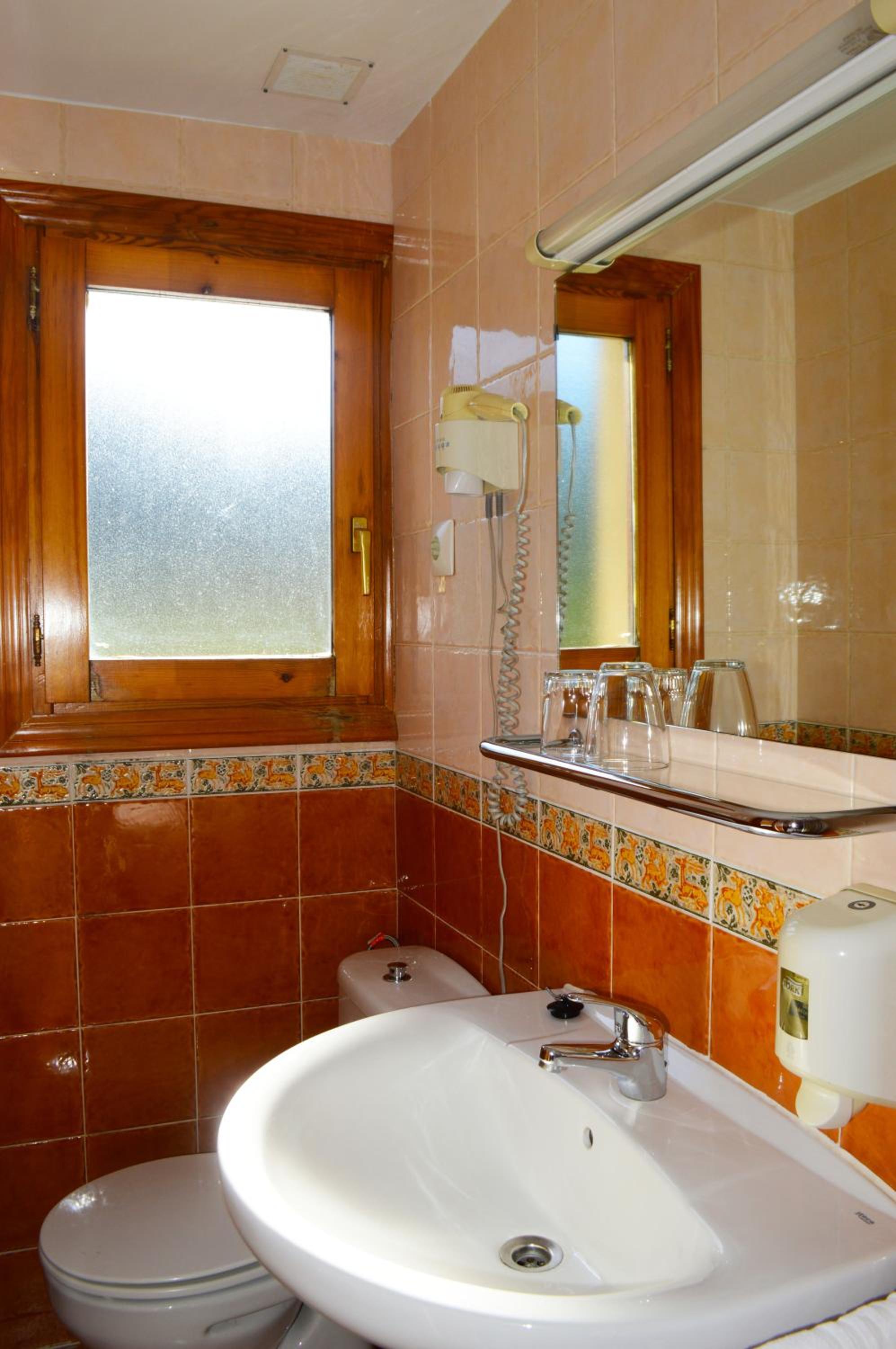 Double Room - Photo 5