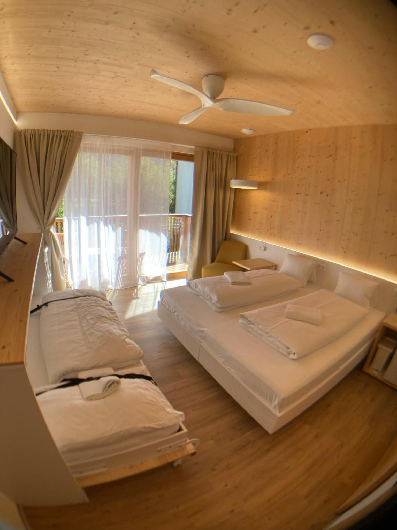 Standard Double or Twin Room with Extra Bed and Balcony photo 3
