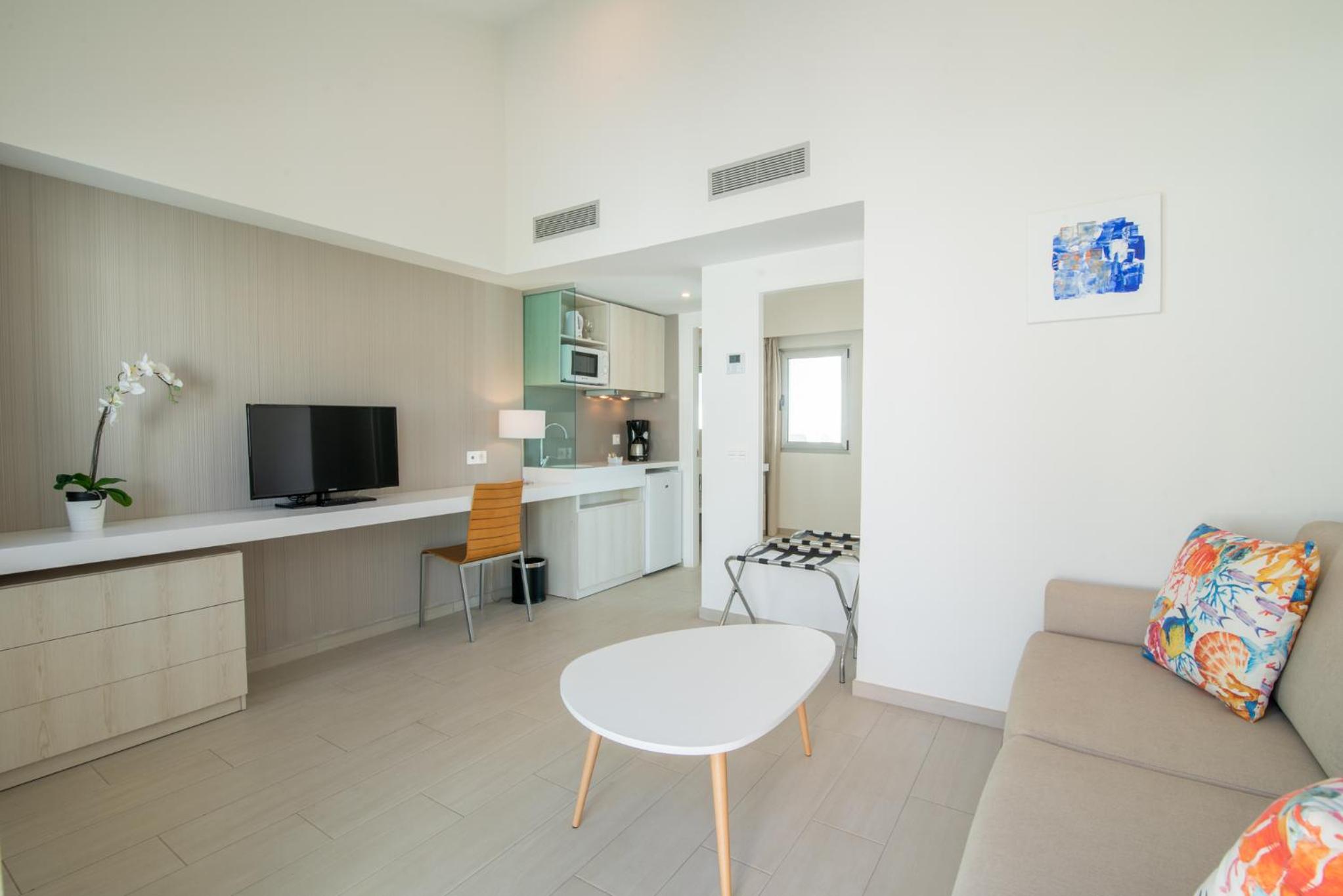 Suite with terrace and solarium