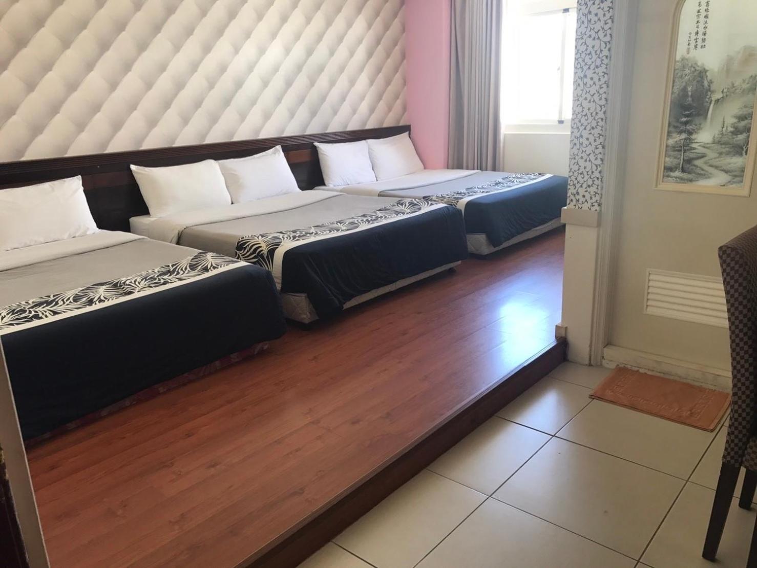 Standard Family Room (6 Adults) photo 2