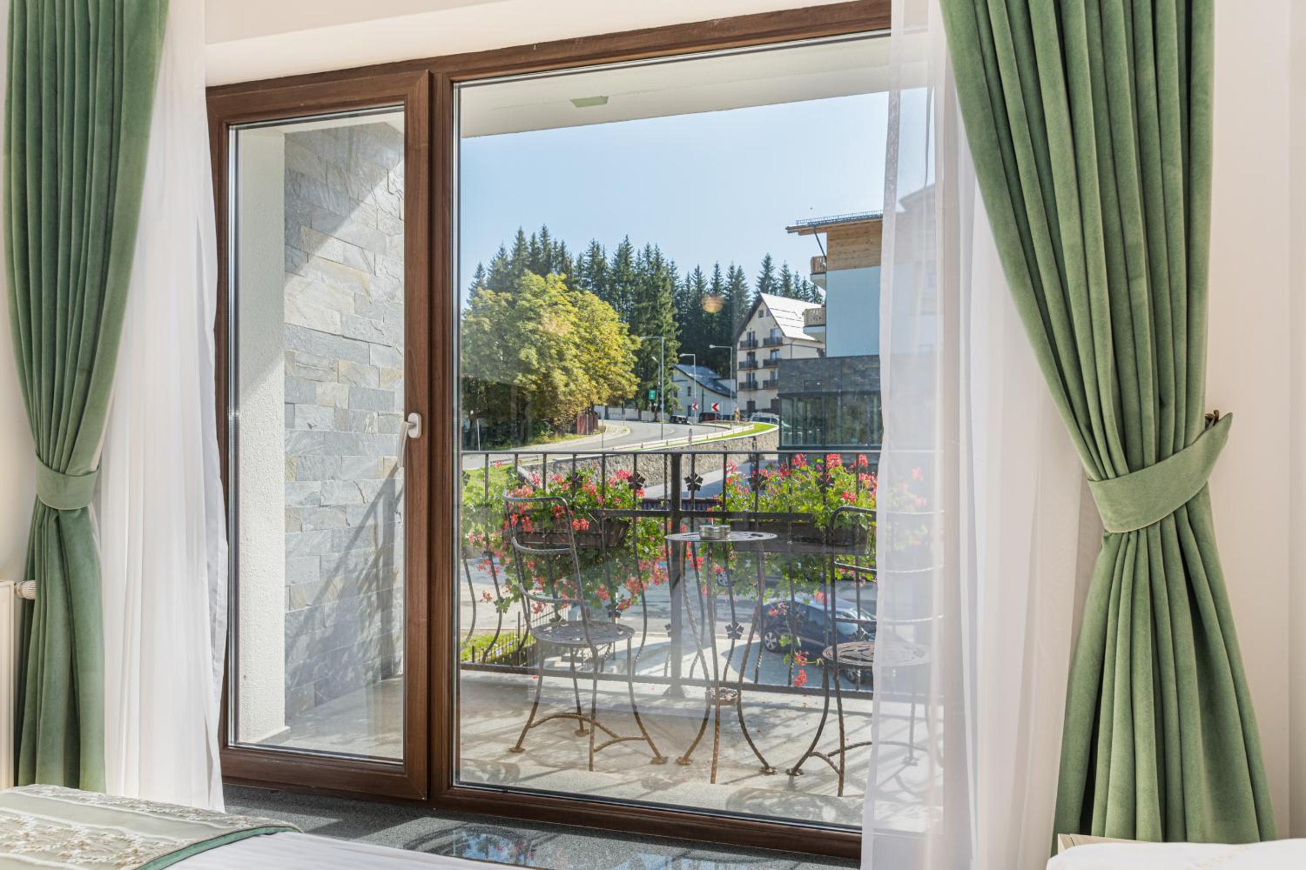 Double or Twin Room with Balcony photo 2