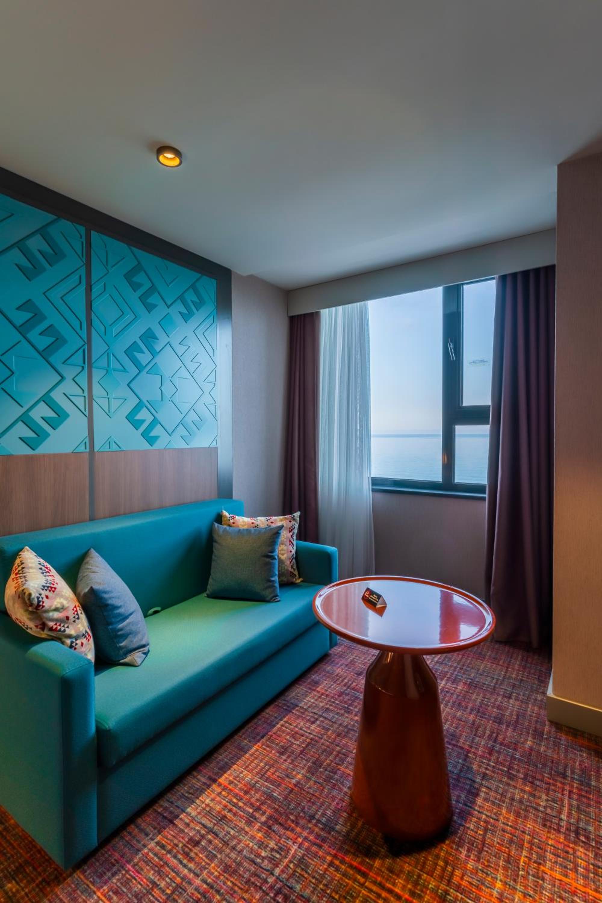 Superior Twin Room with Sea View - Photo 4