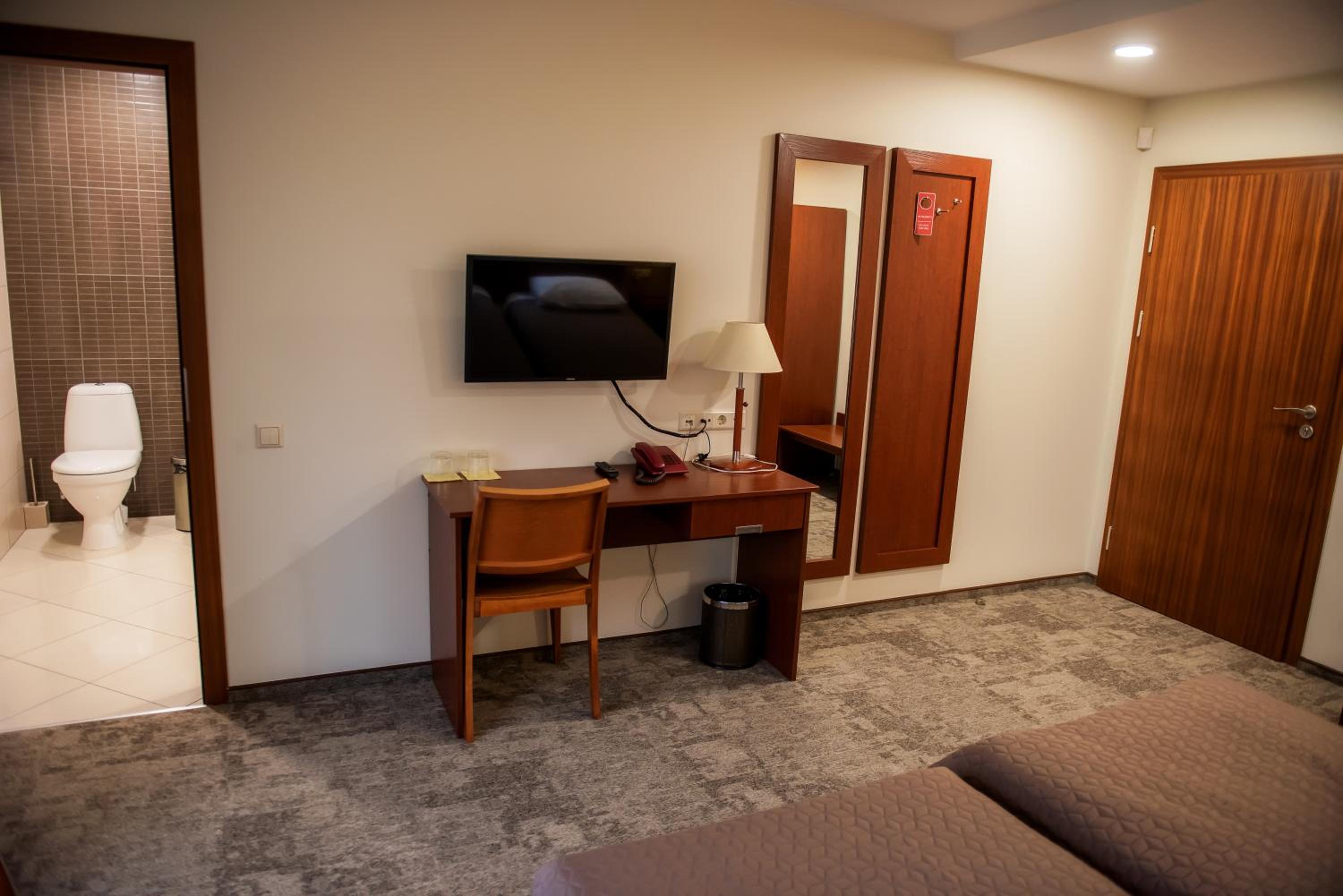 Twin Room - Photo 2