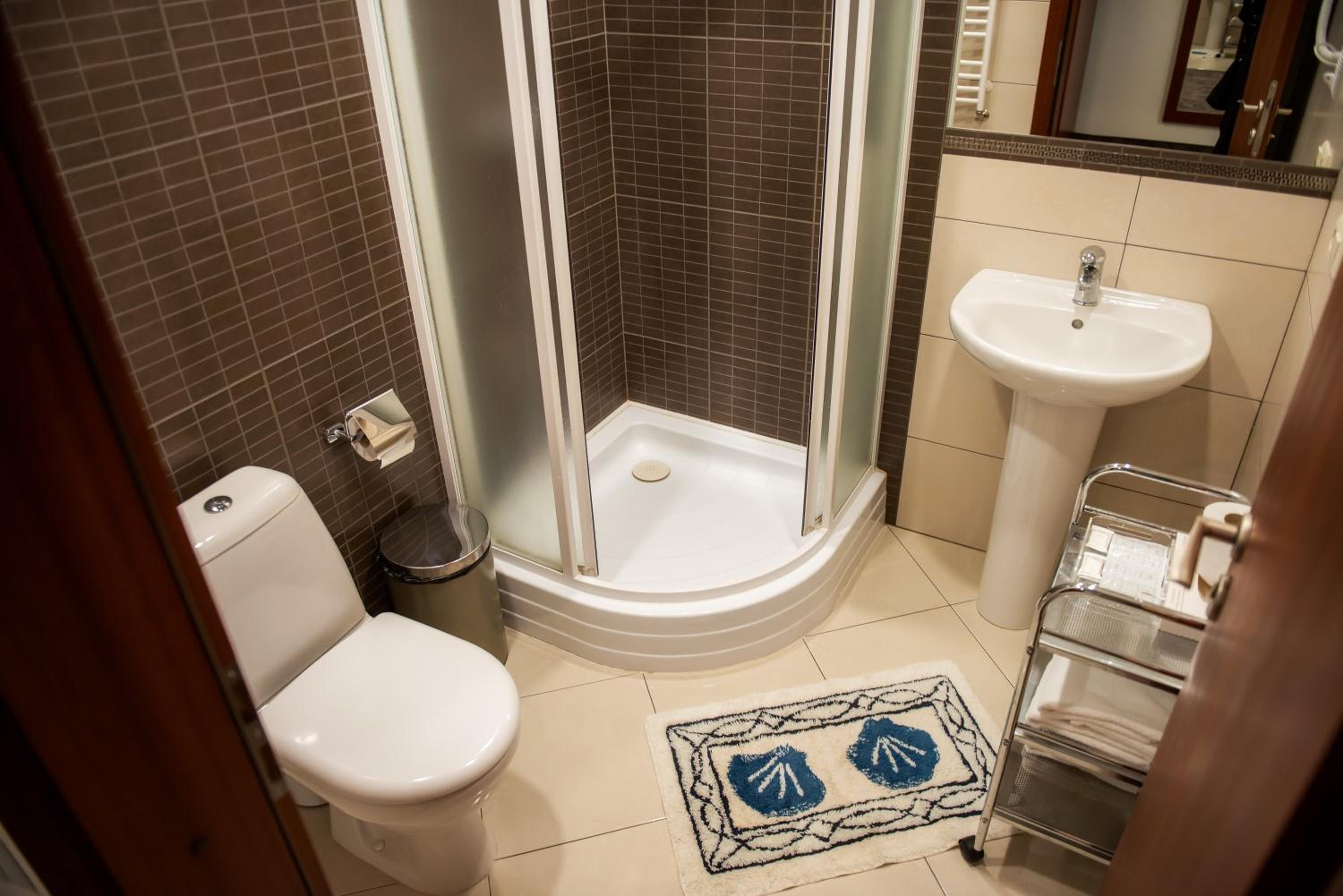 Double Room - Photo 11
