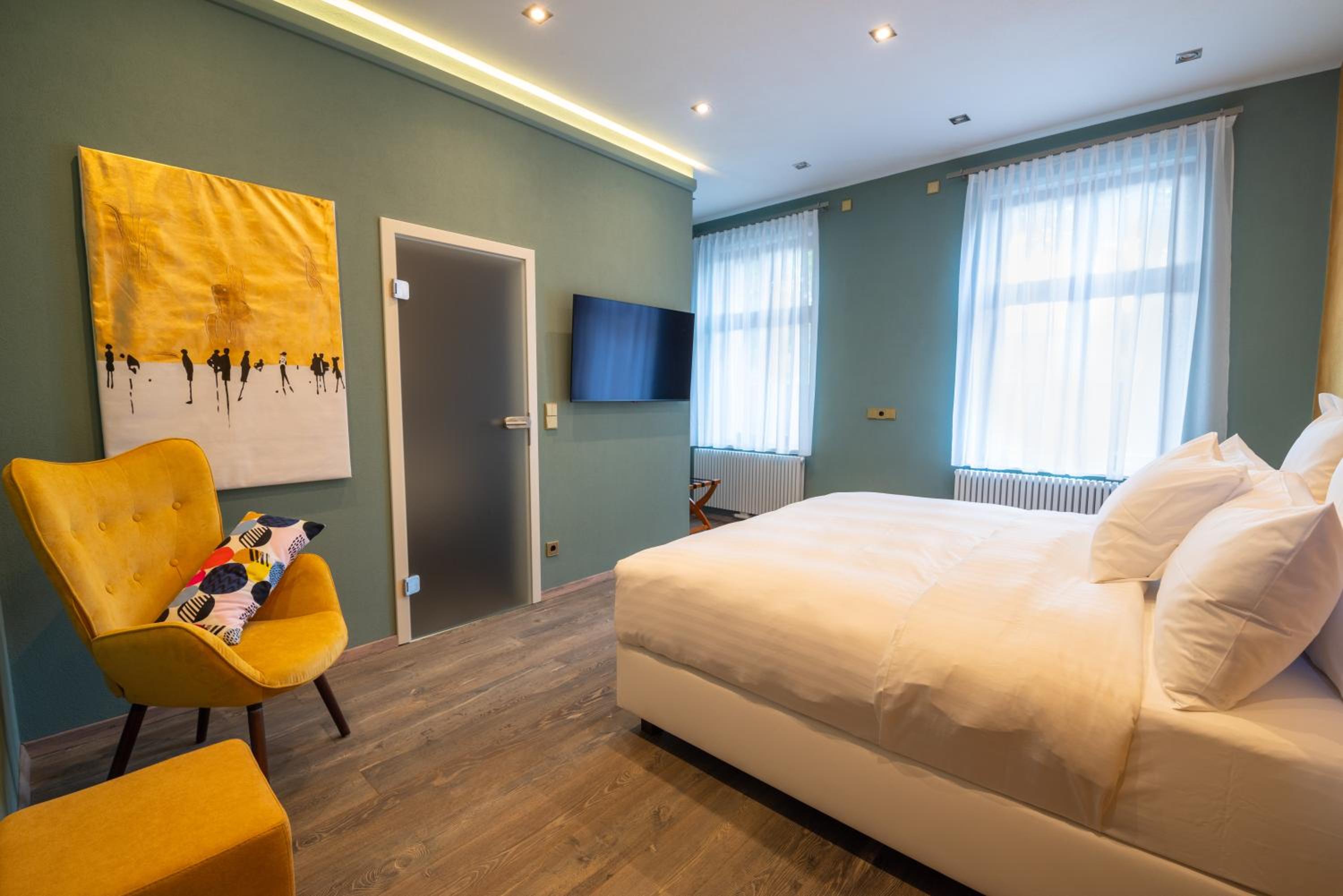 Deluxe King Room - Photo 1