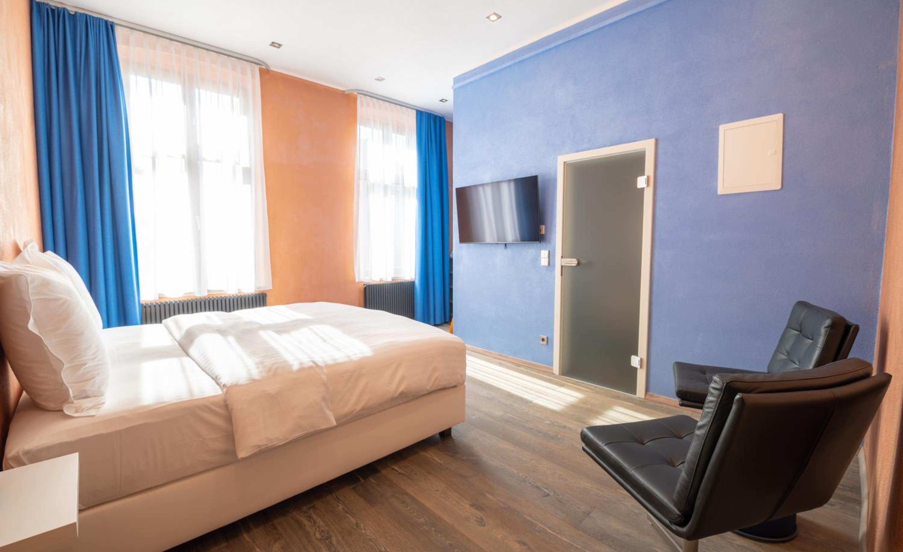 Deluxe King Room - Photo 5