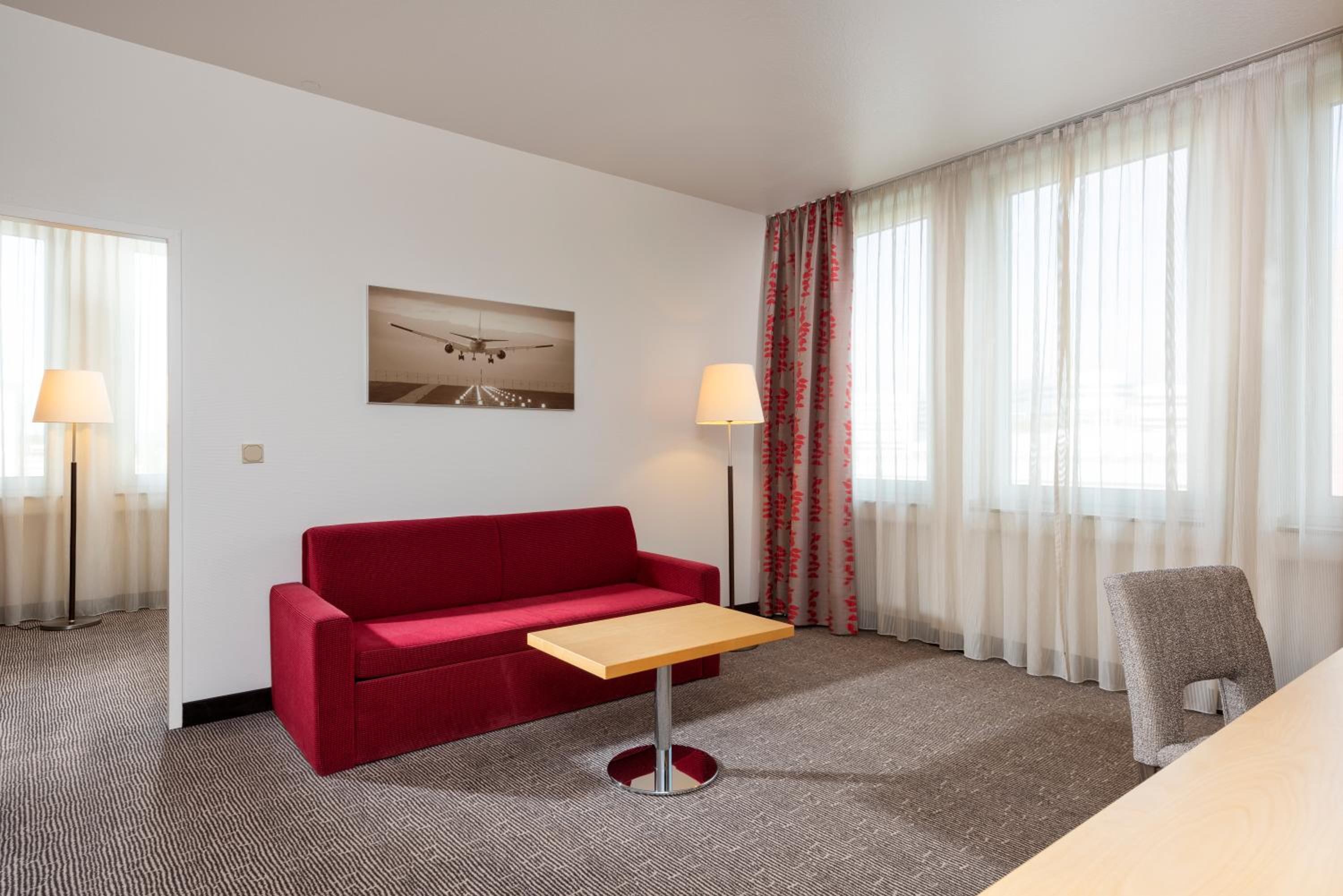 One-Bedroom Suite with Sofa Bed - Photo 10