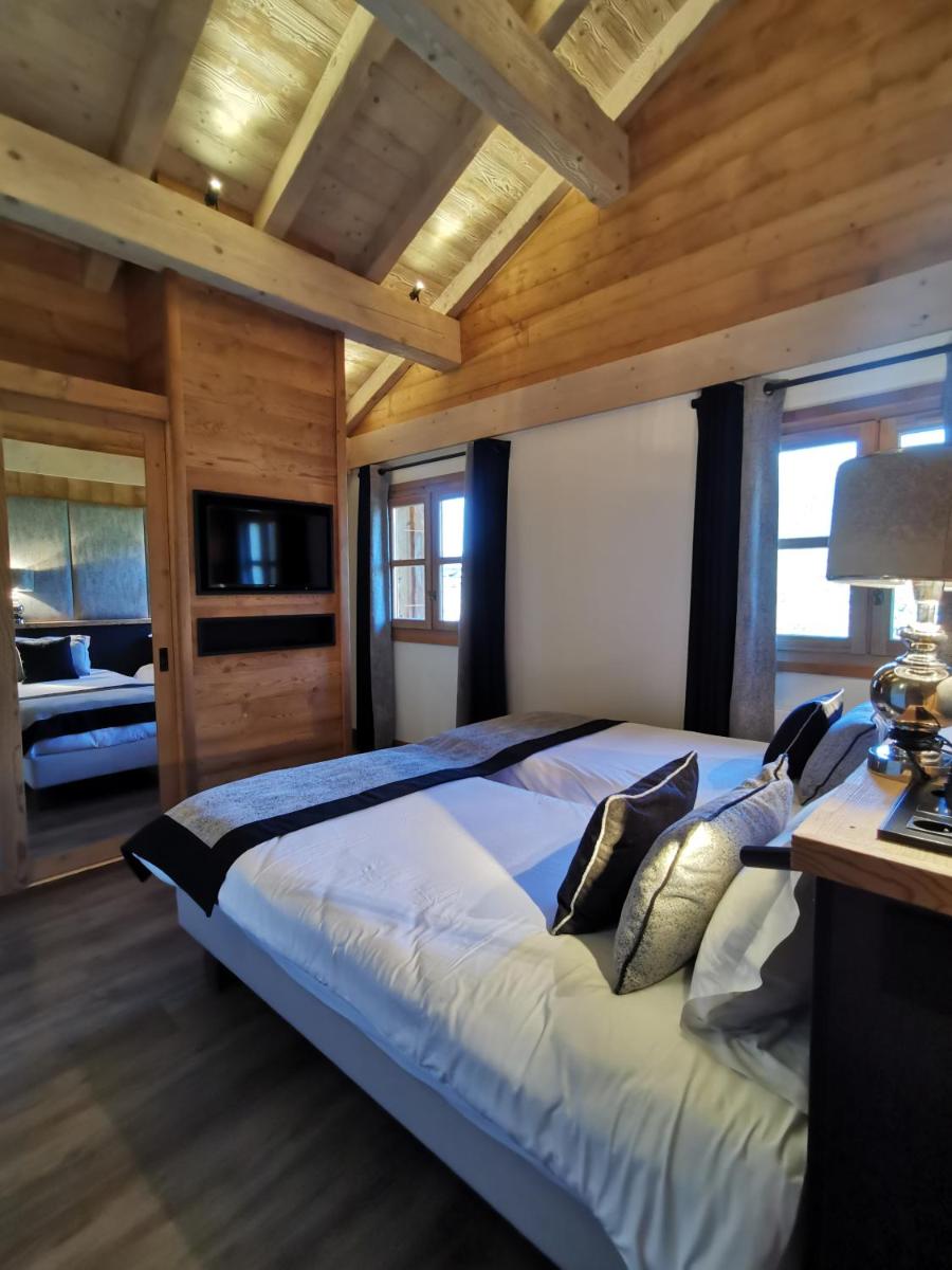 Double or Twin Room with Mountain View photo 1