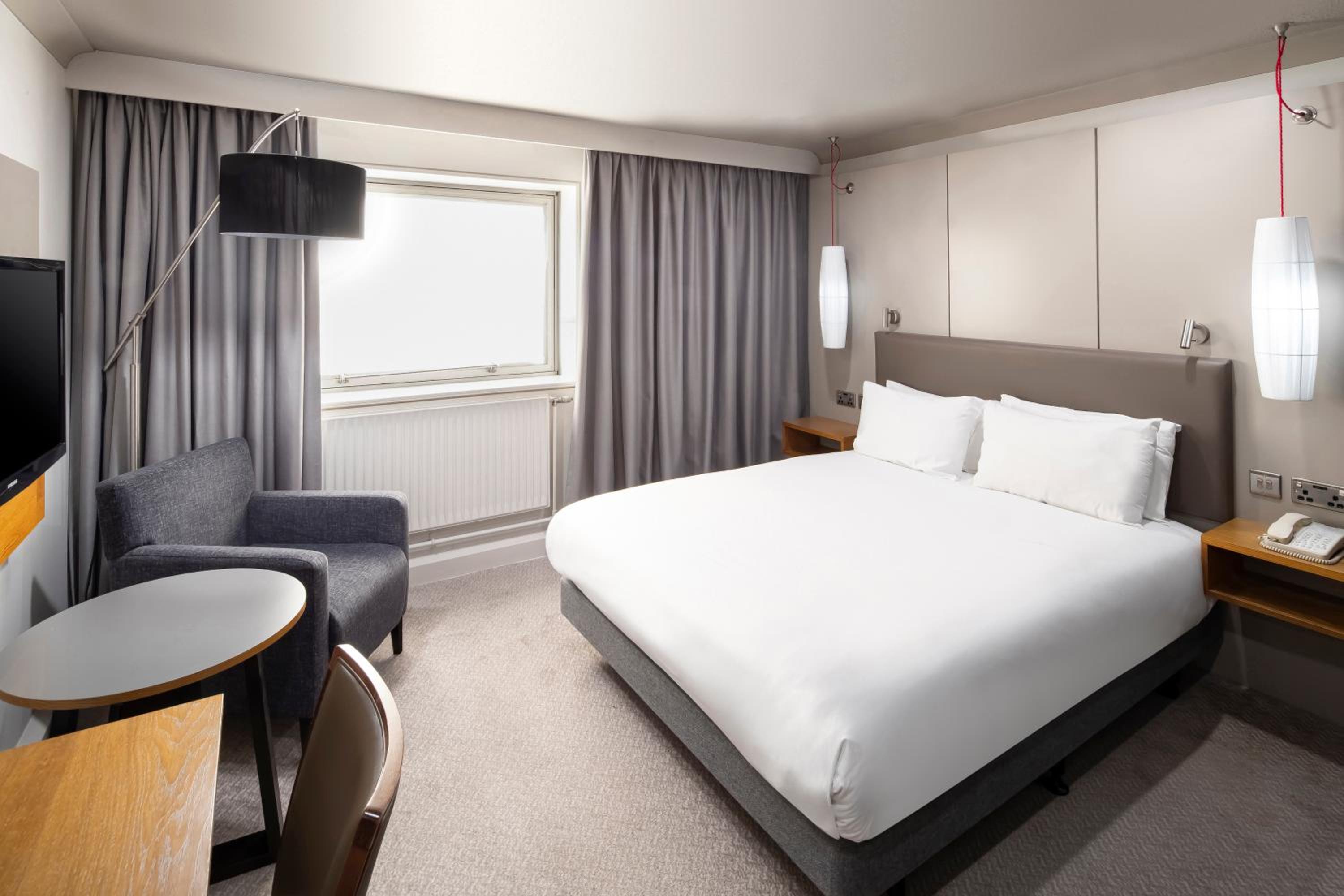 Standard Queen Room - Accessible - Photo 2