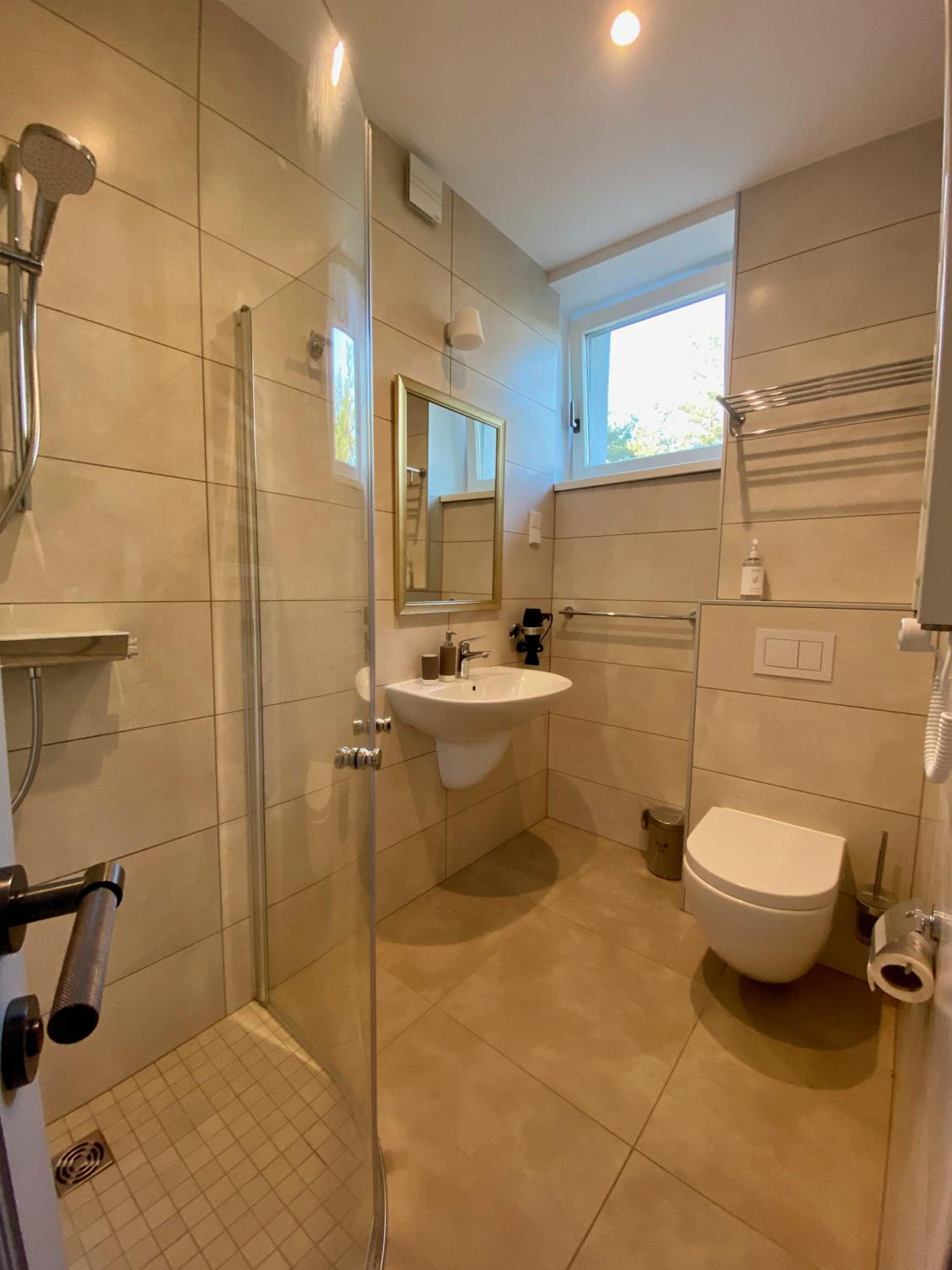 Triple Room - Photo 11
