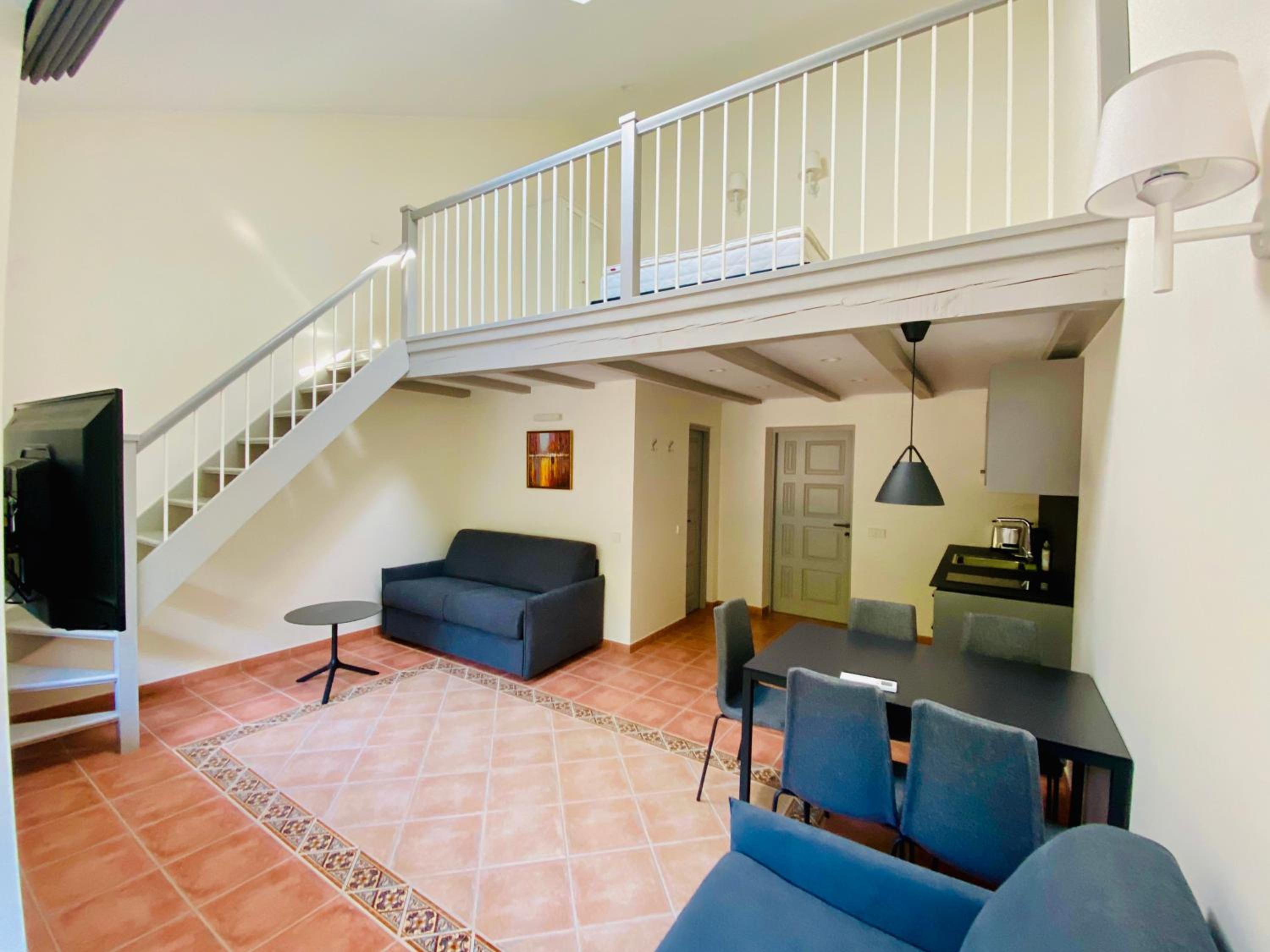 Family Room - Photo 8