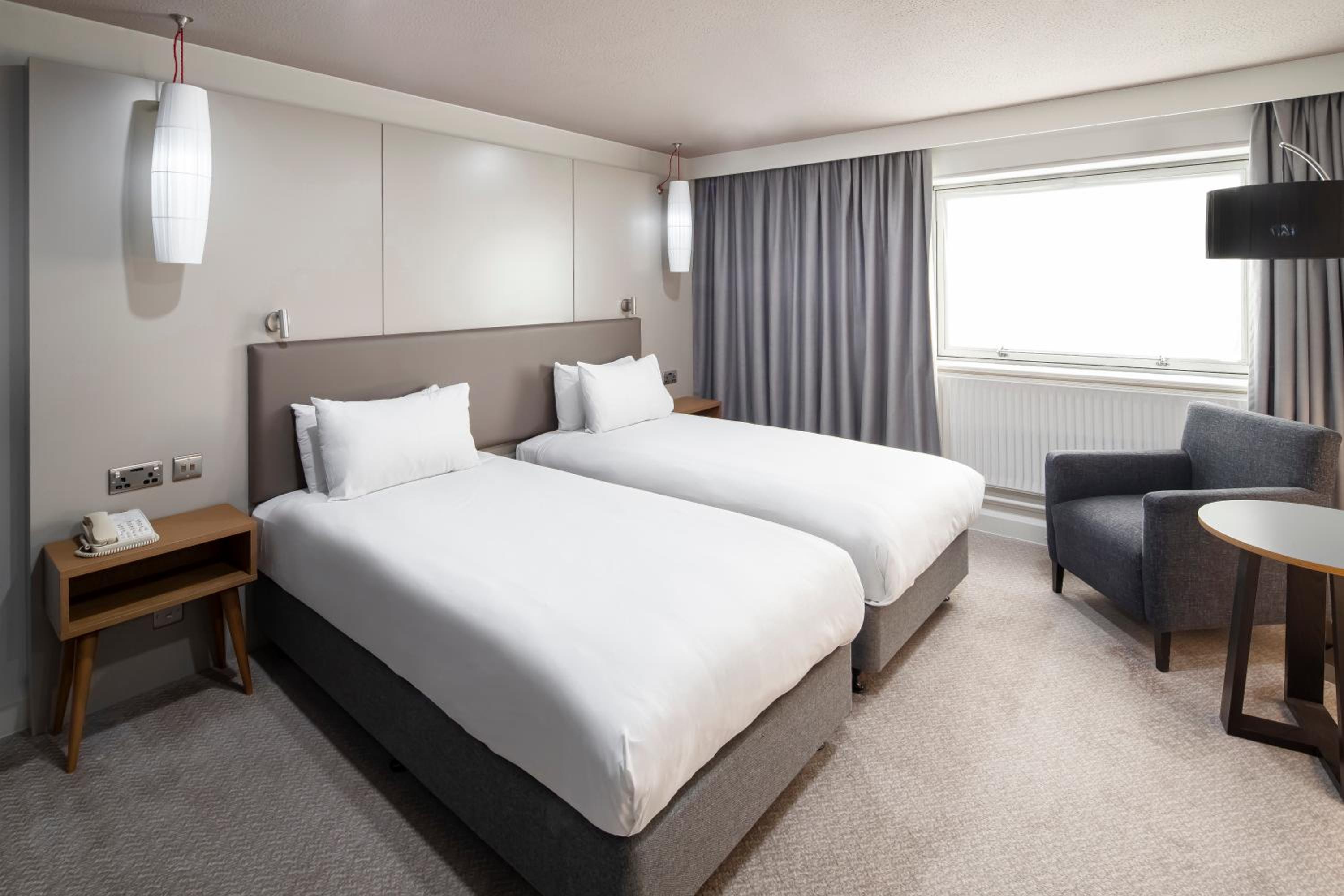 Premium Twin Room - Photo 15