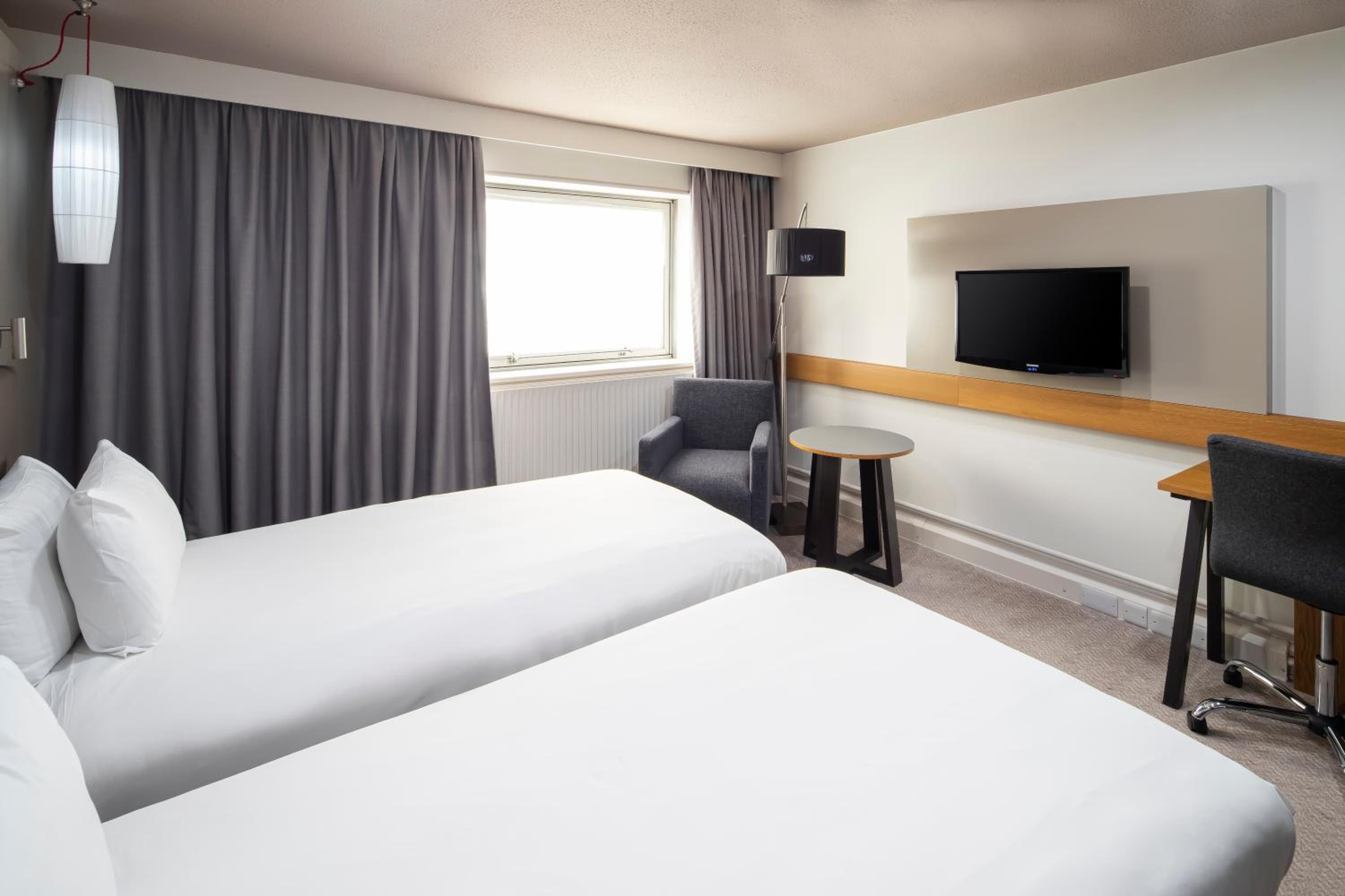 Premium Twin Room - Photo 1