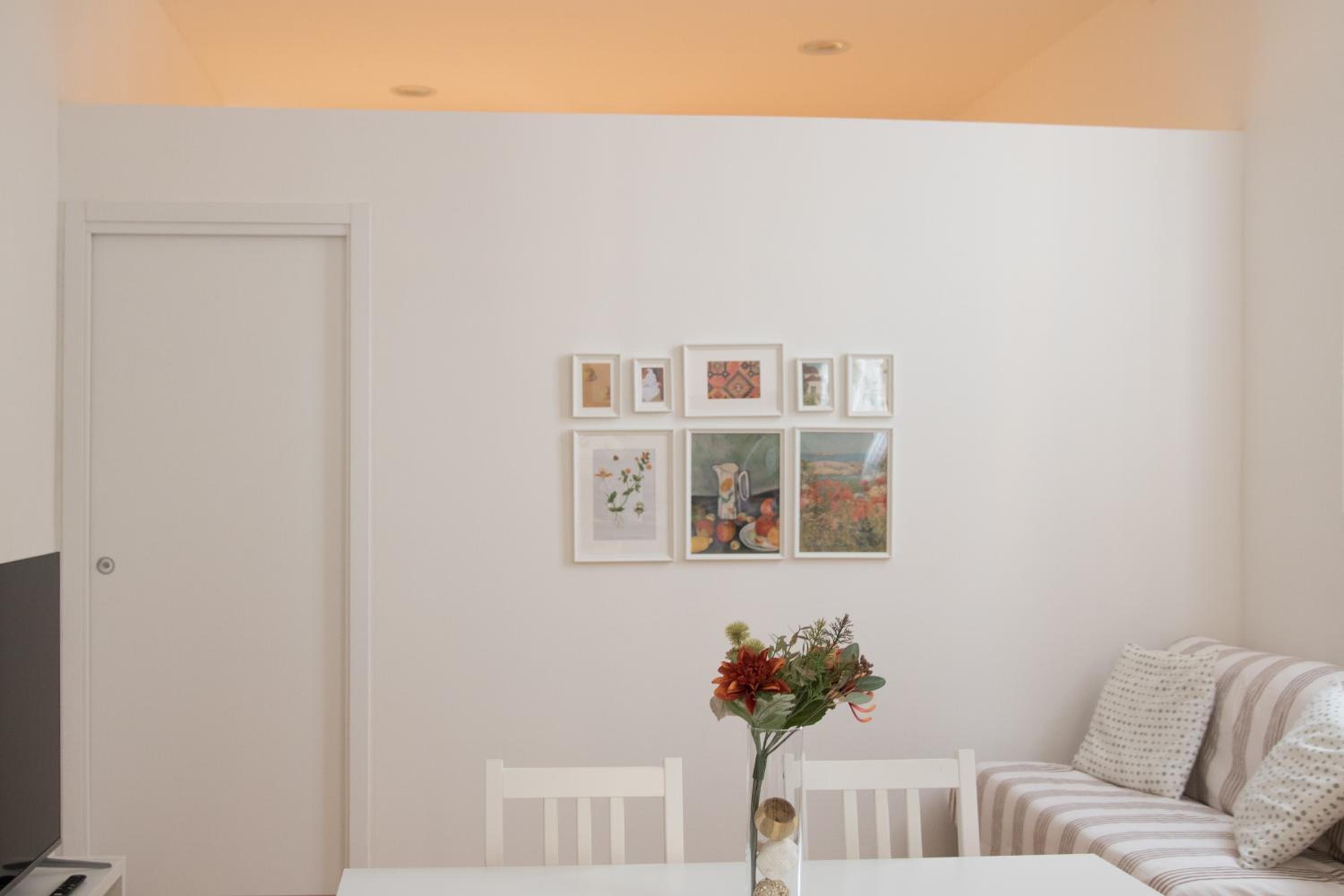 One-Bedroom Apartment - Photo 8