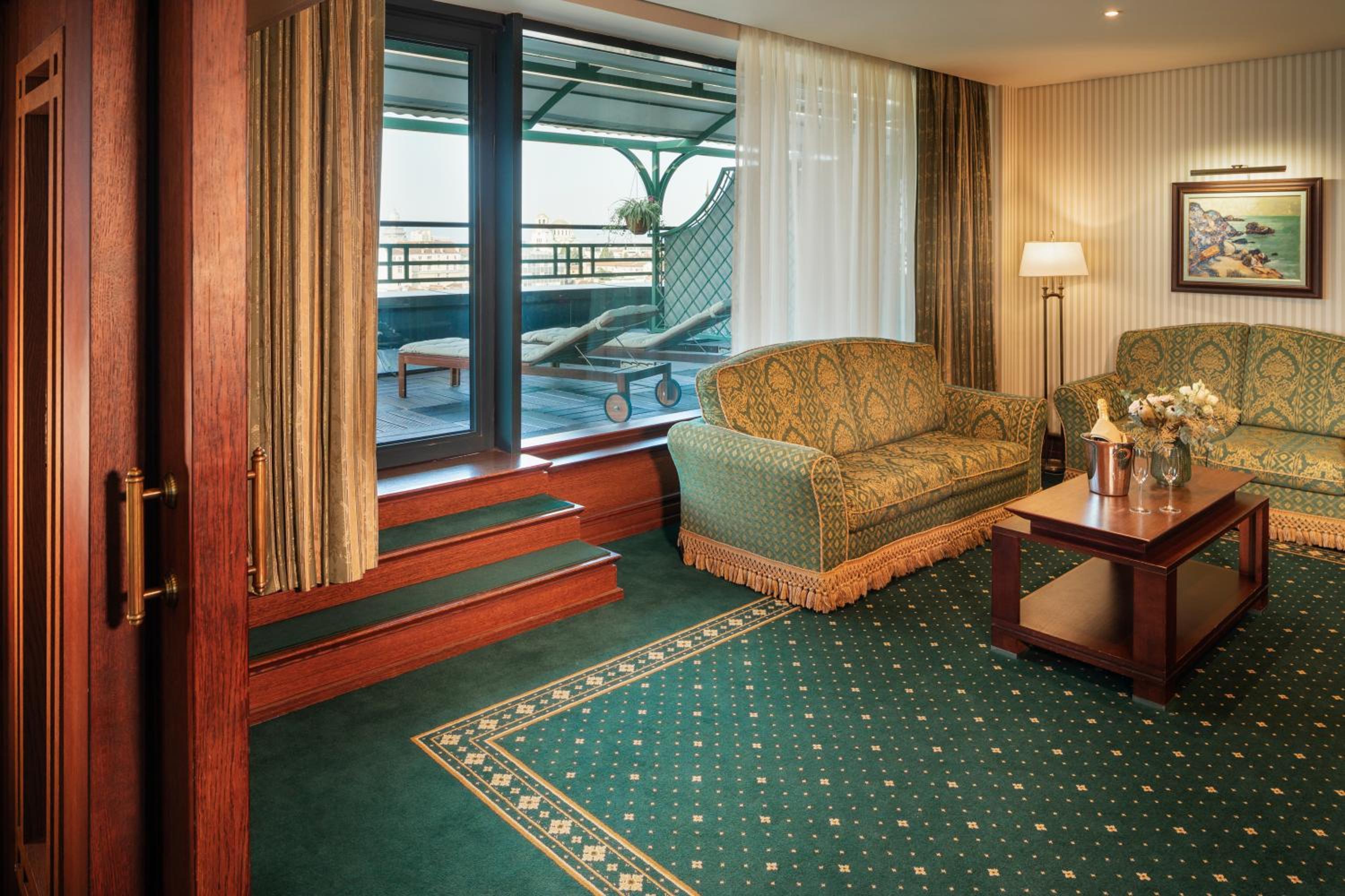 Panorama Suite on the Top Floor with Terrace and Free Transfers - Photo 8