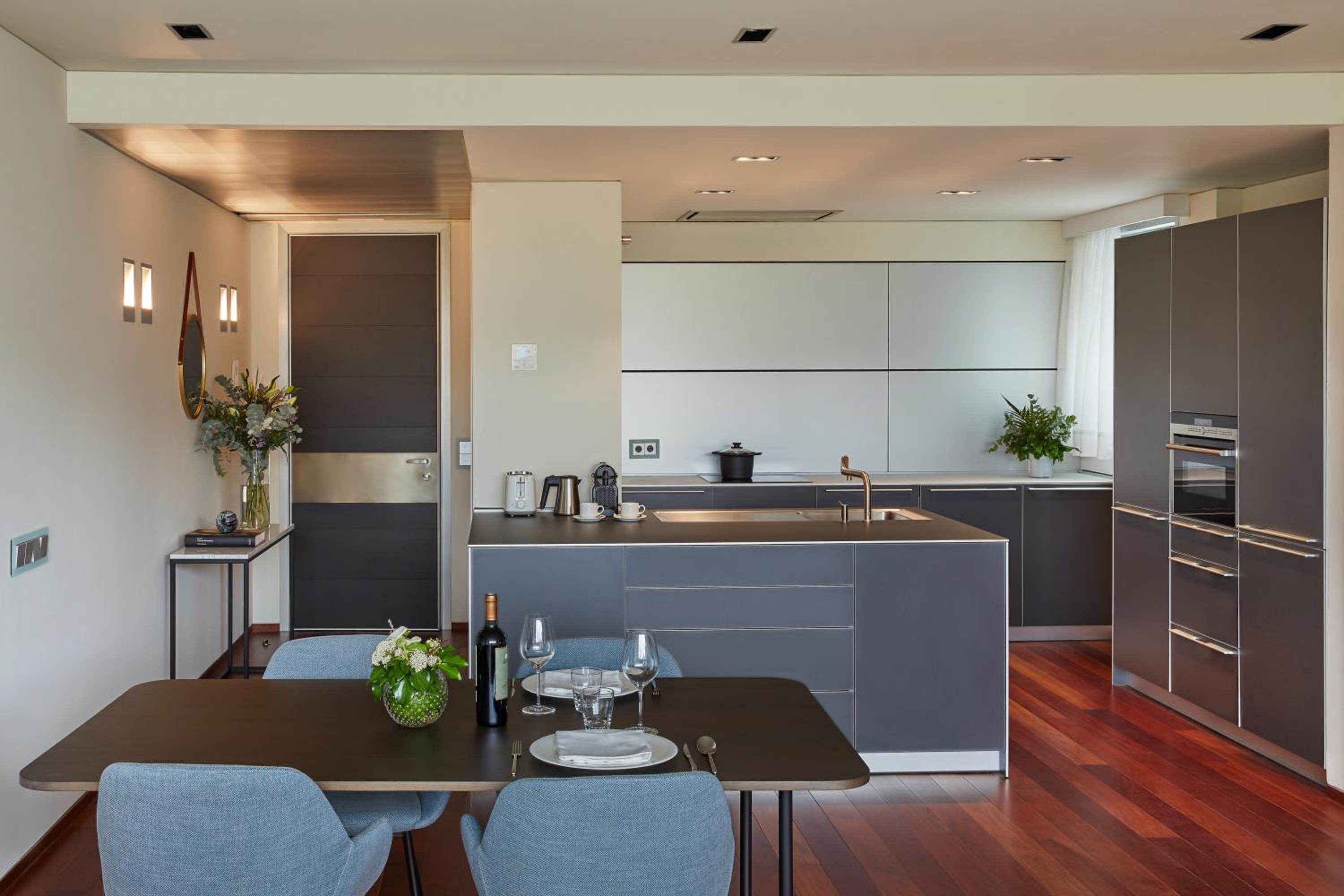 One-Bedroom Apartment - Photo 9