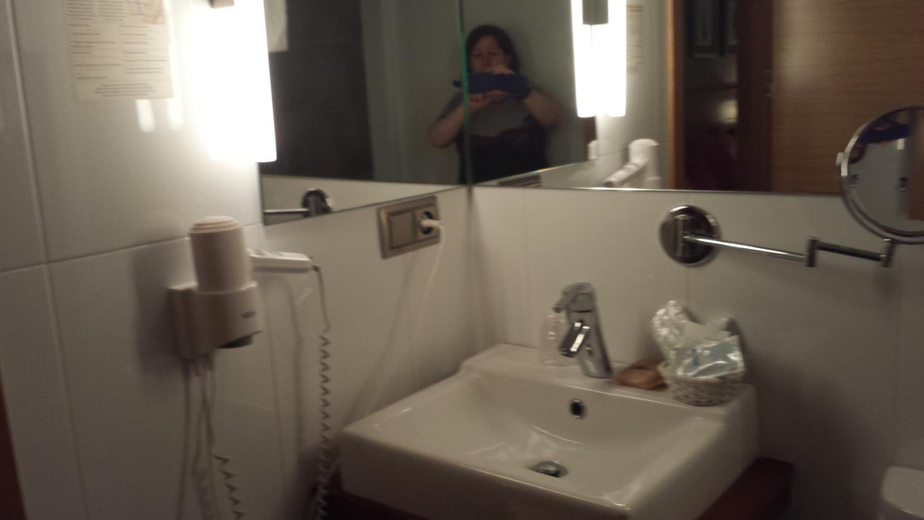 Superior Double or Twin Room - Photo 17