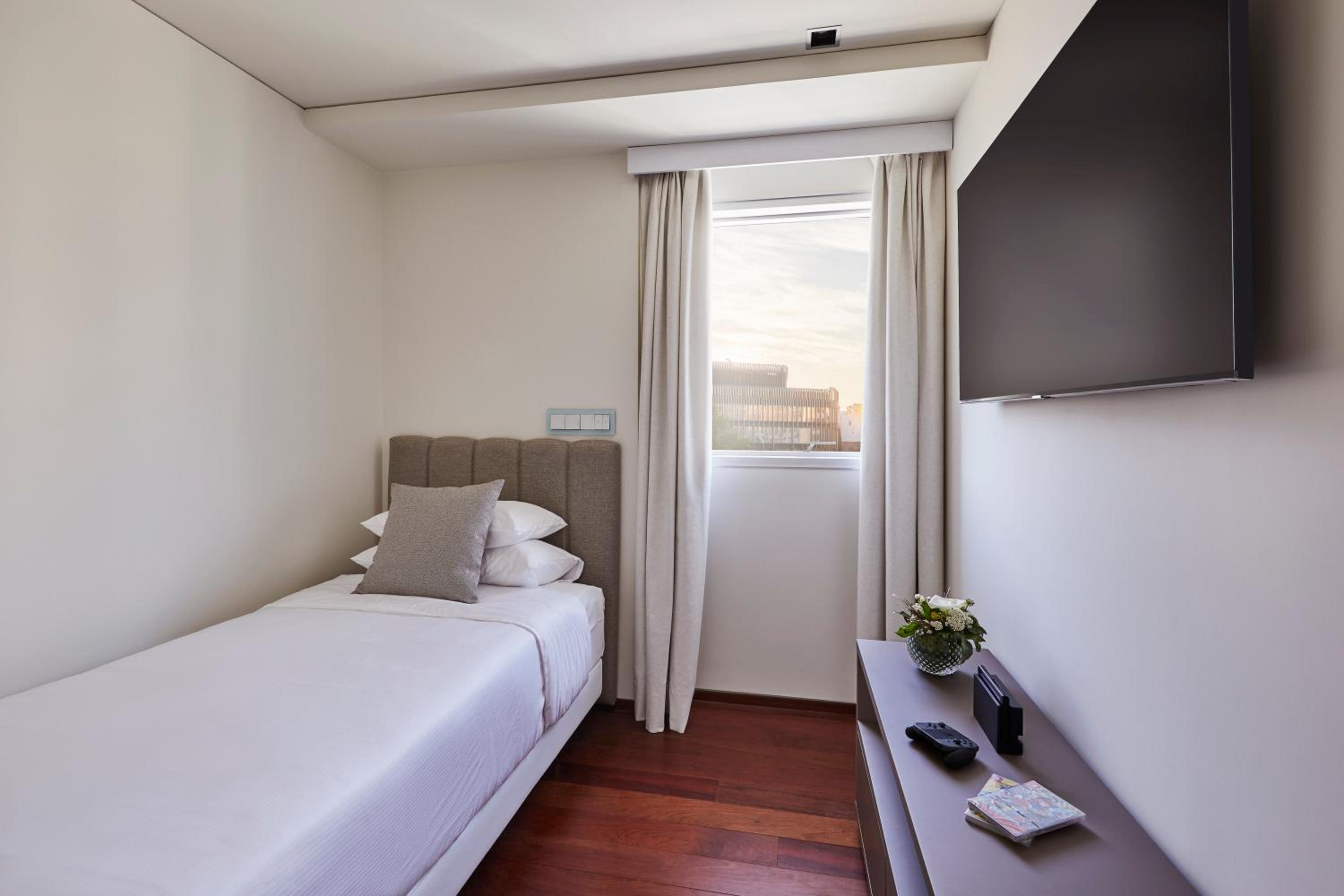 Two-Bedroom Family Apartment - Photo 7