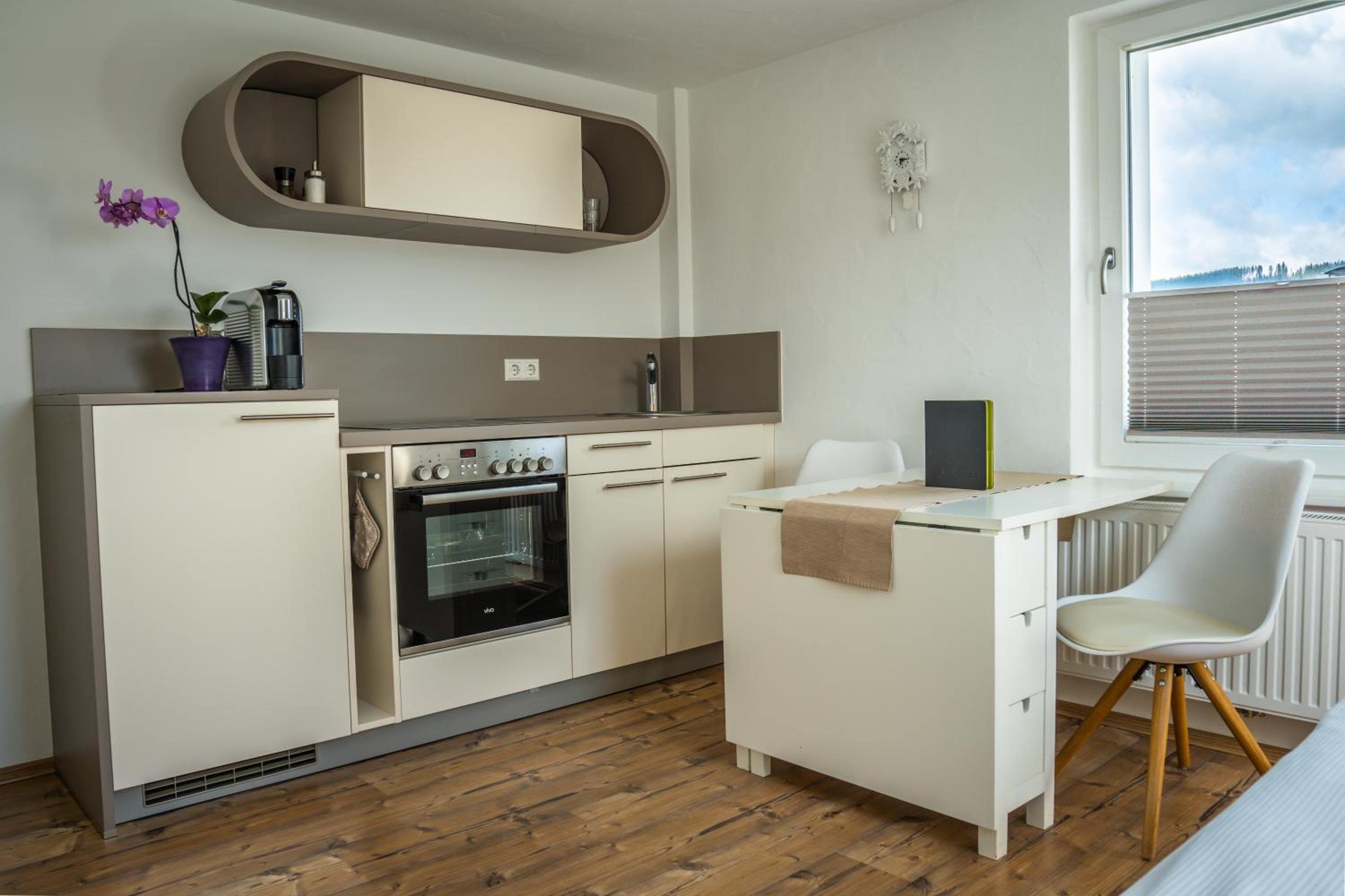 Small studio with kitchenette - Photo 8