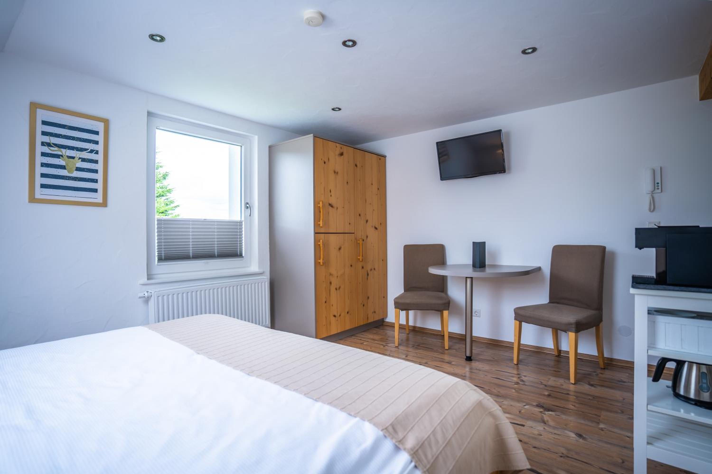 Classic Double Room - Photo 9