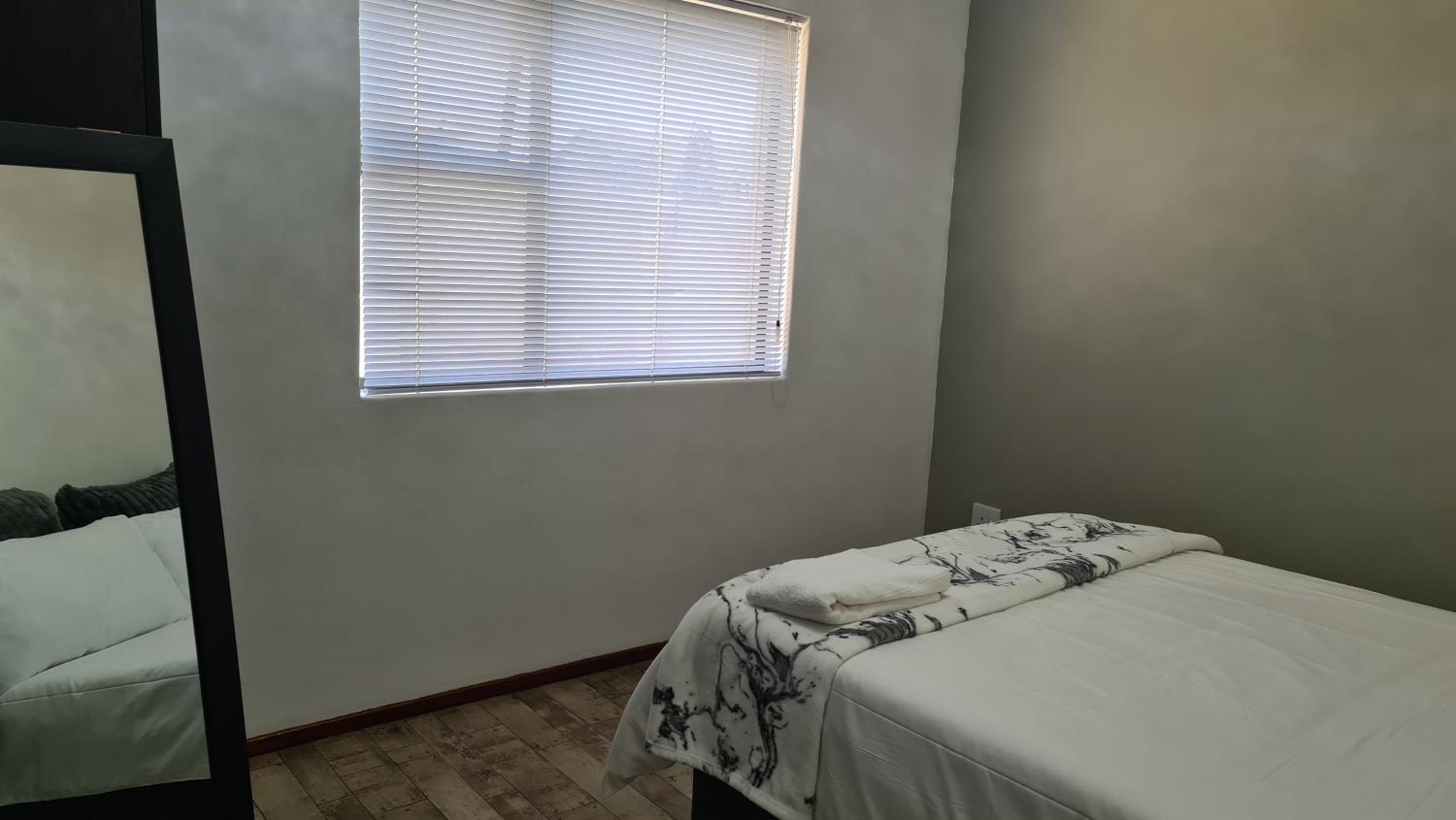 Three-Bedroom Apartment - Photo 5