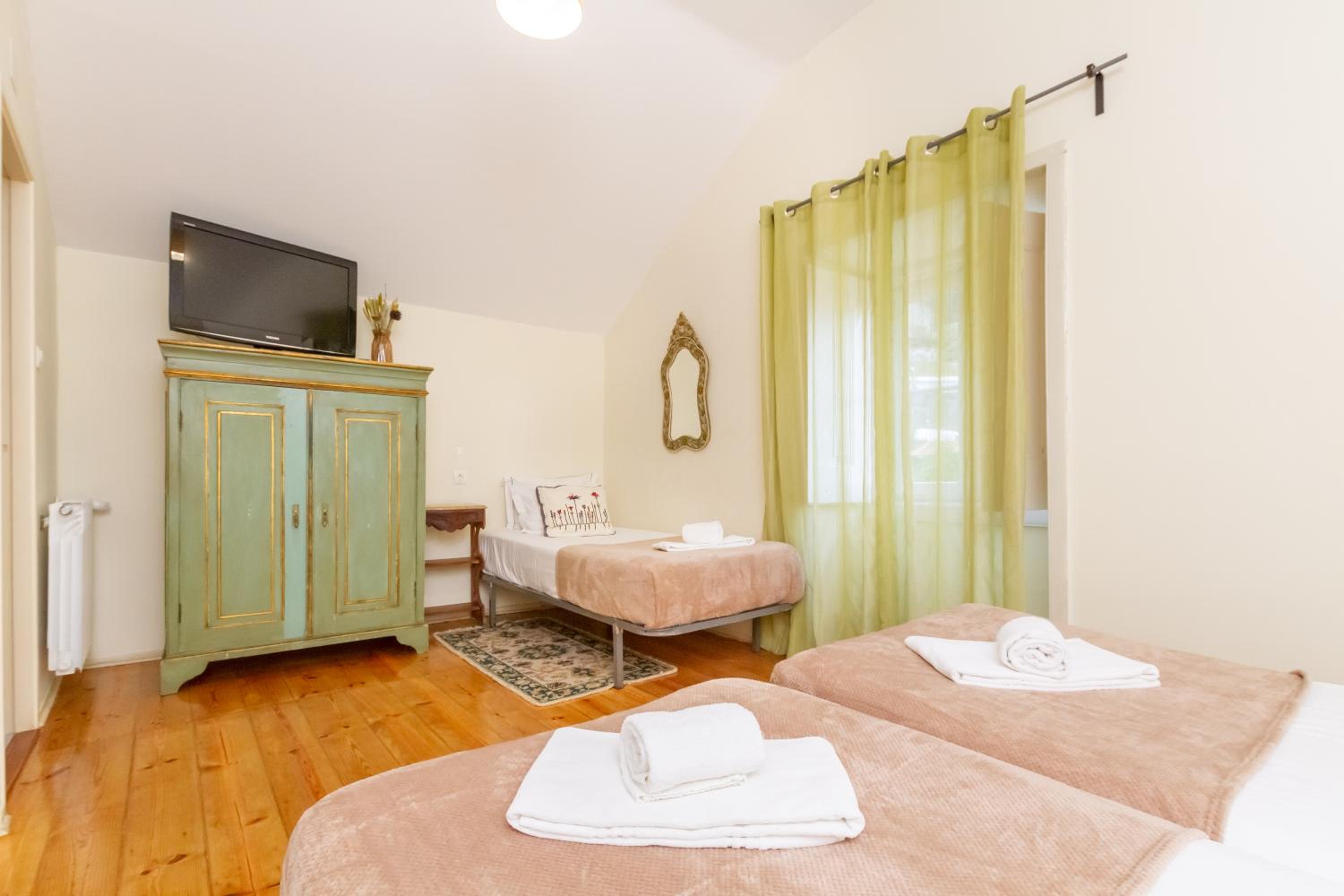 Triple Room - Photo 1