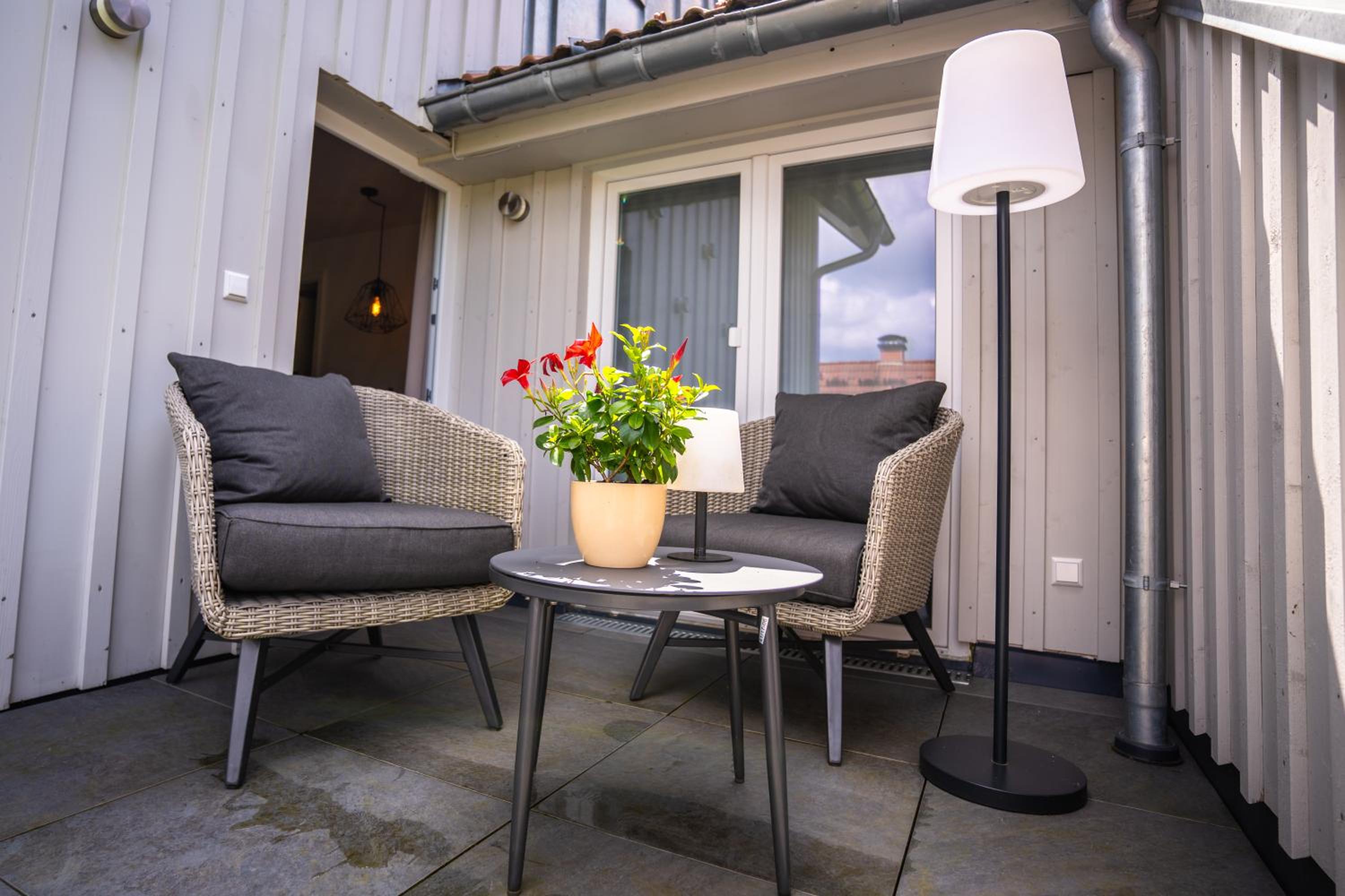 Deluxe Double Room with Balcony - Photo 19