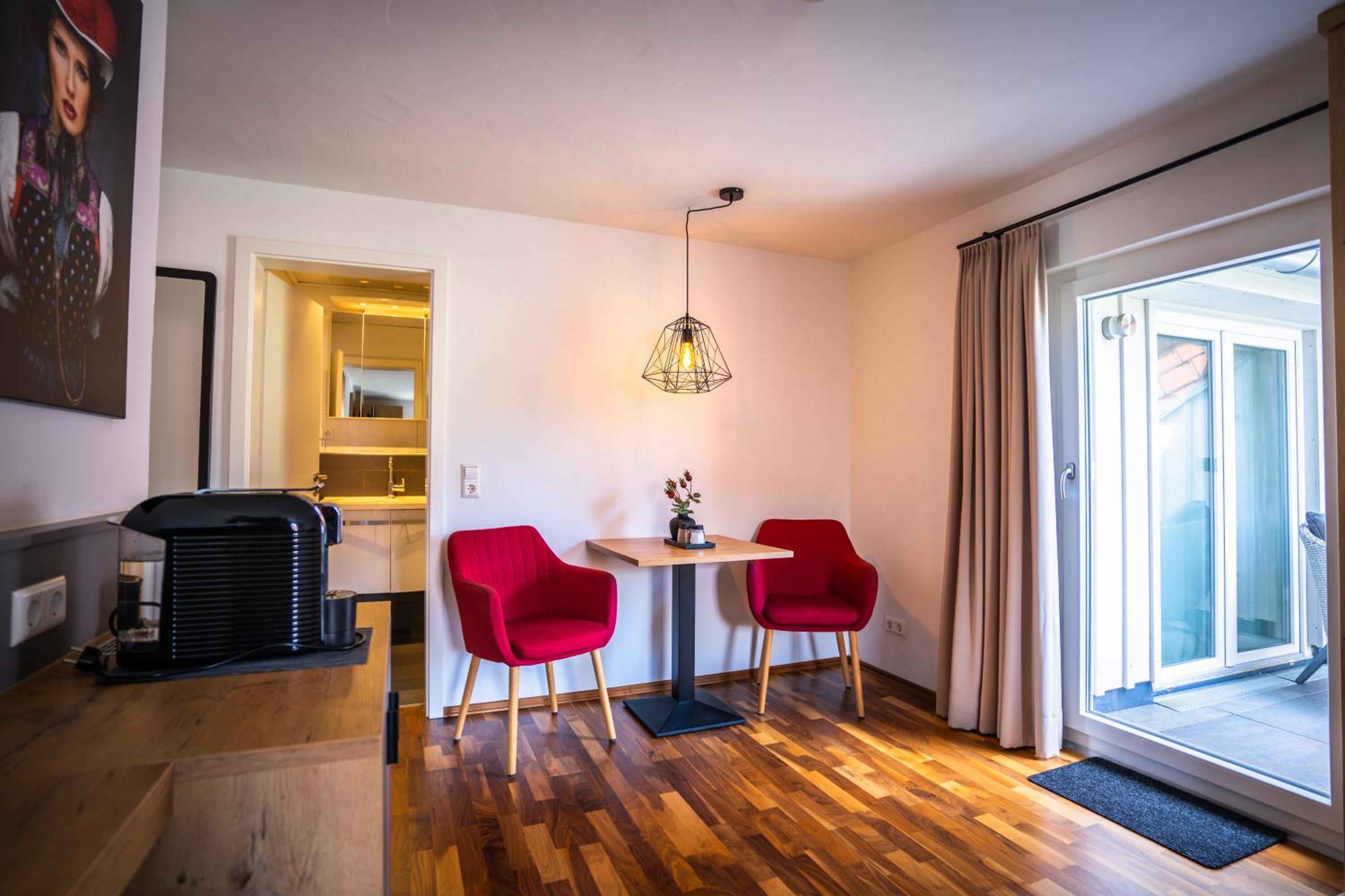 Deluxe Double Room with Balcony - Photo 22
