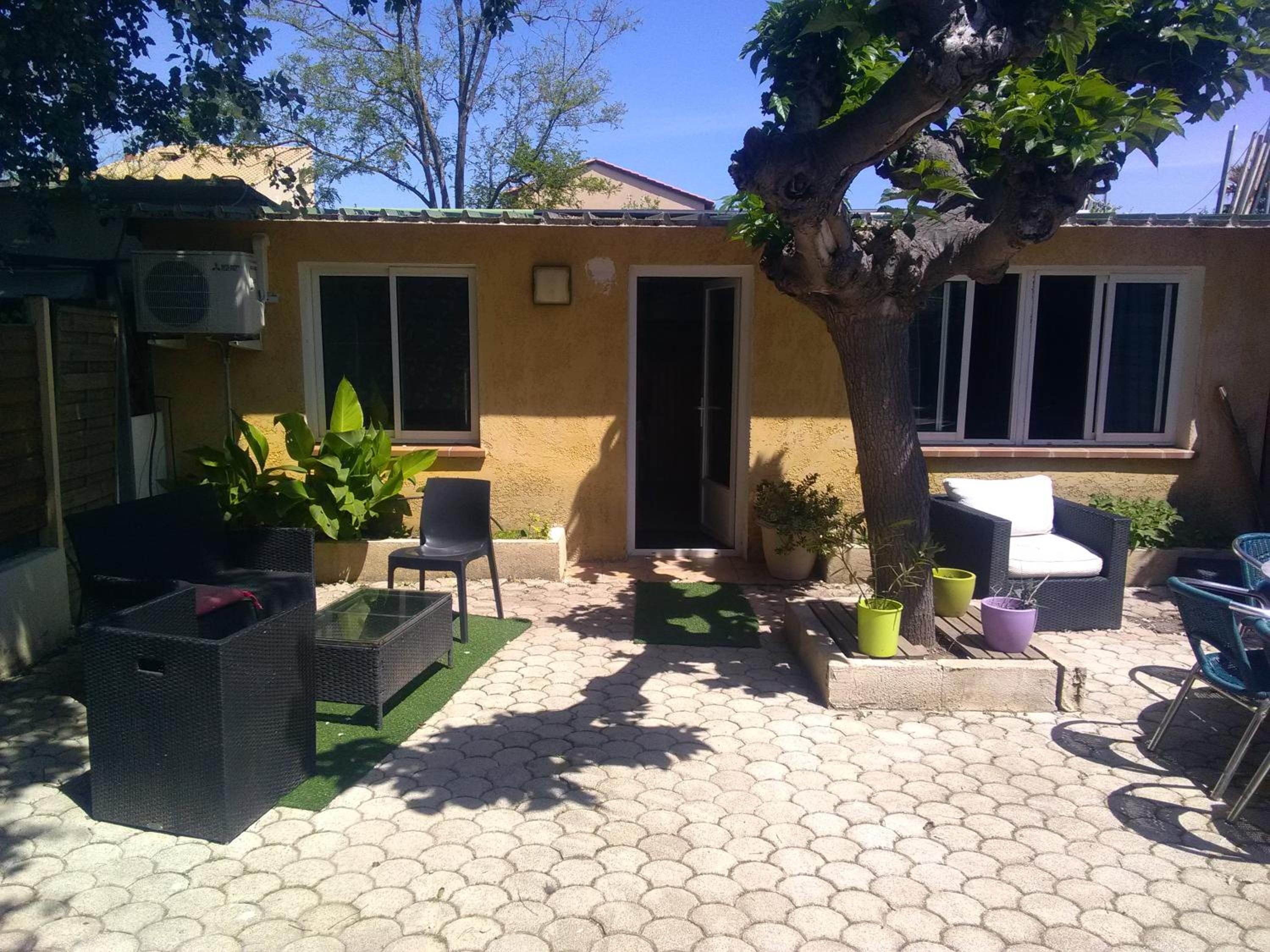 Two-Bedroom House - Photo 3